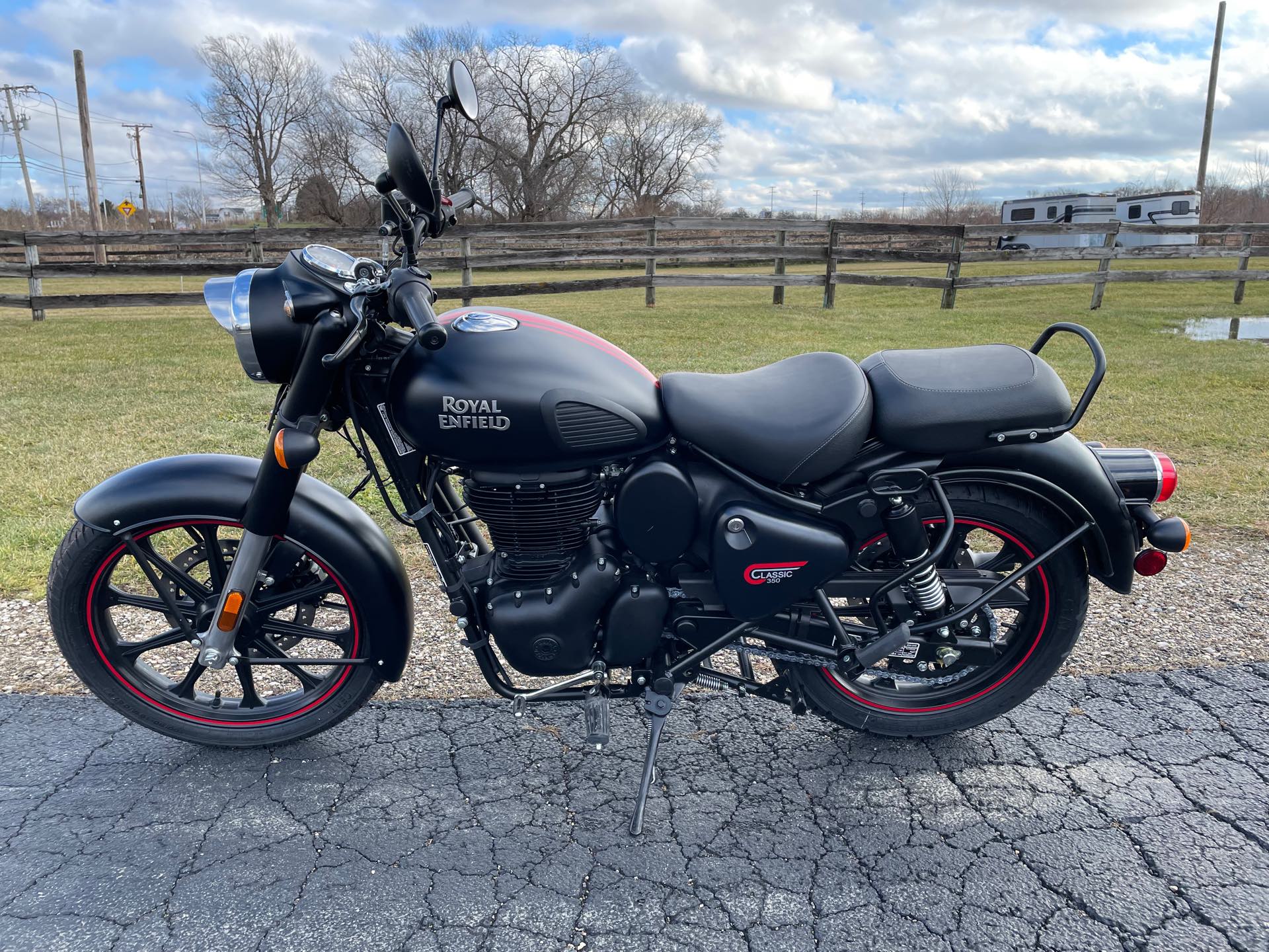 2023 Royal Enfield Classic 350 at Randy's Cycle