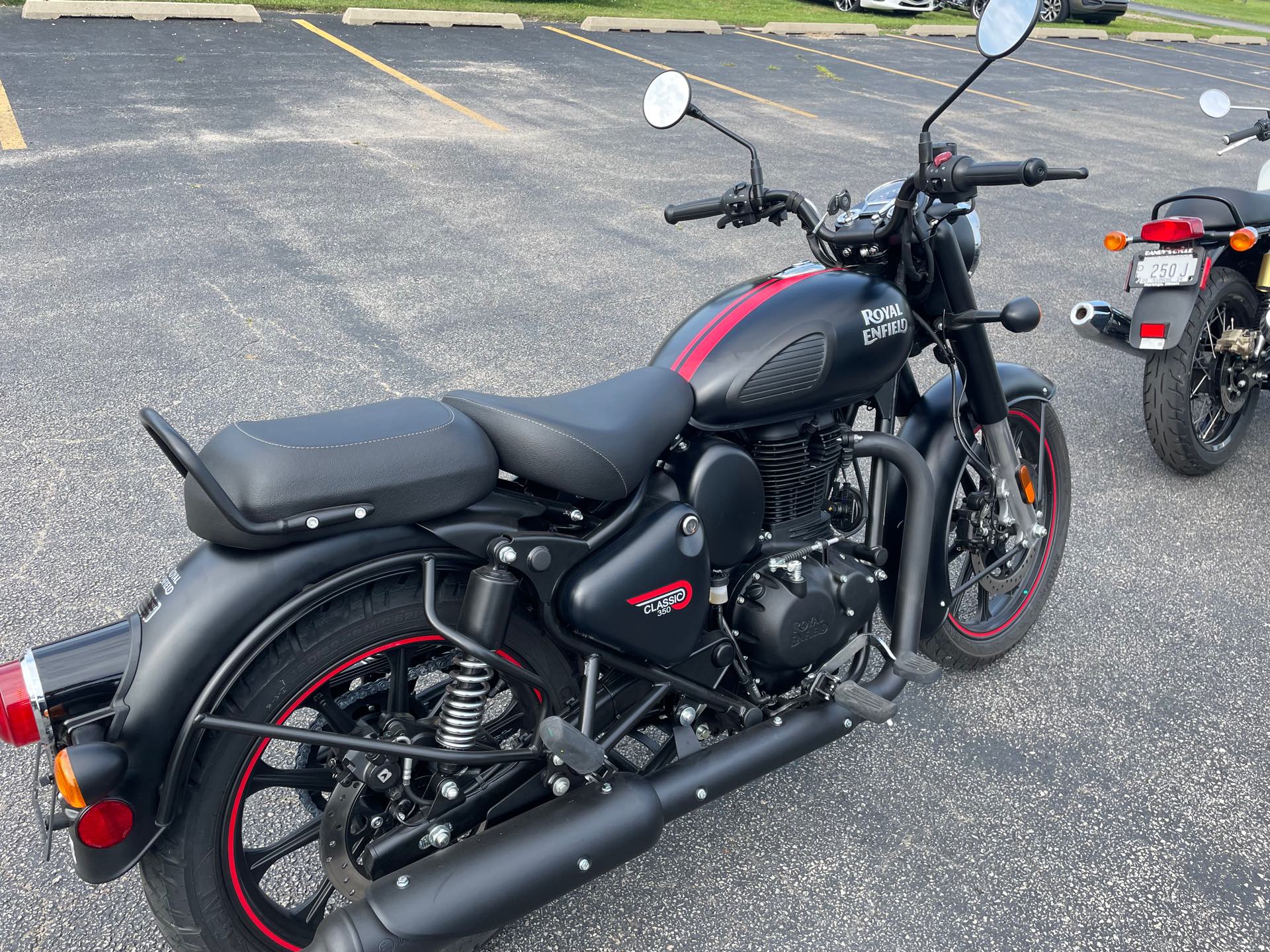 2023 Royal Enfield Classic 350 at Randy's Cycle