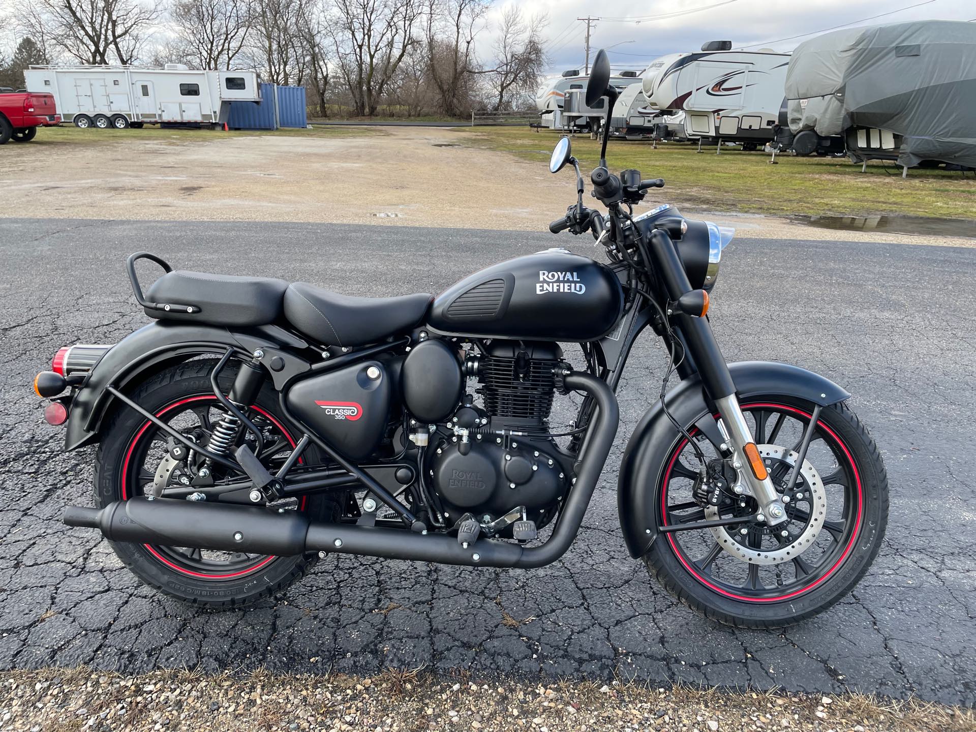 2023 Royal Enfield Classic 350 at Randy's Cycle