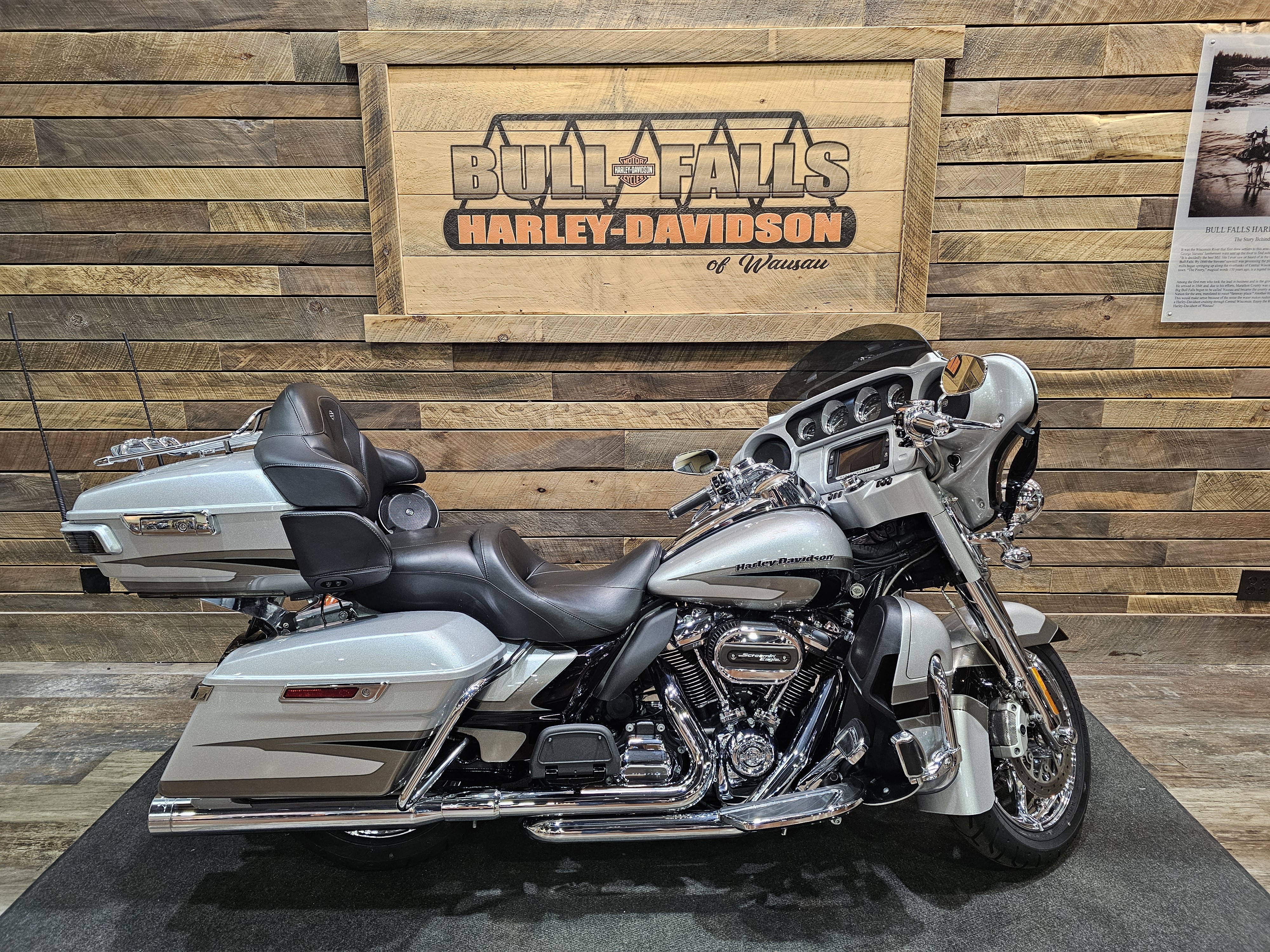 2017 Harley-Davidson Electra Glide CVO Limited at Bull Falls Harley-Davidson