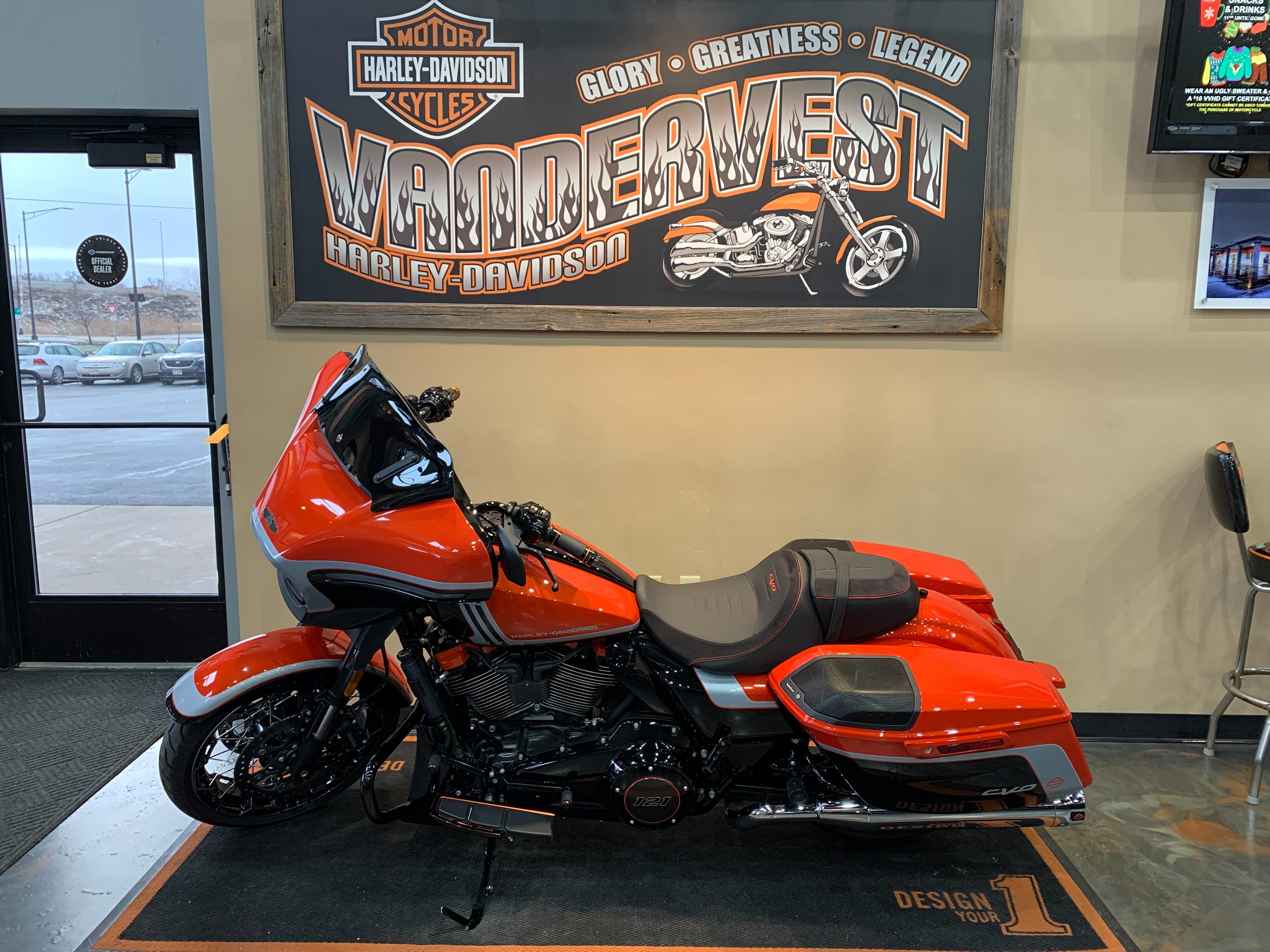 2024 Harley-Davidson Street Glide CVO Street Glide at Vandervest Harley-Davidson, Green Bay, WI 54303