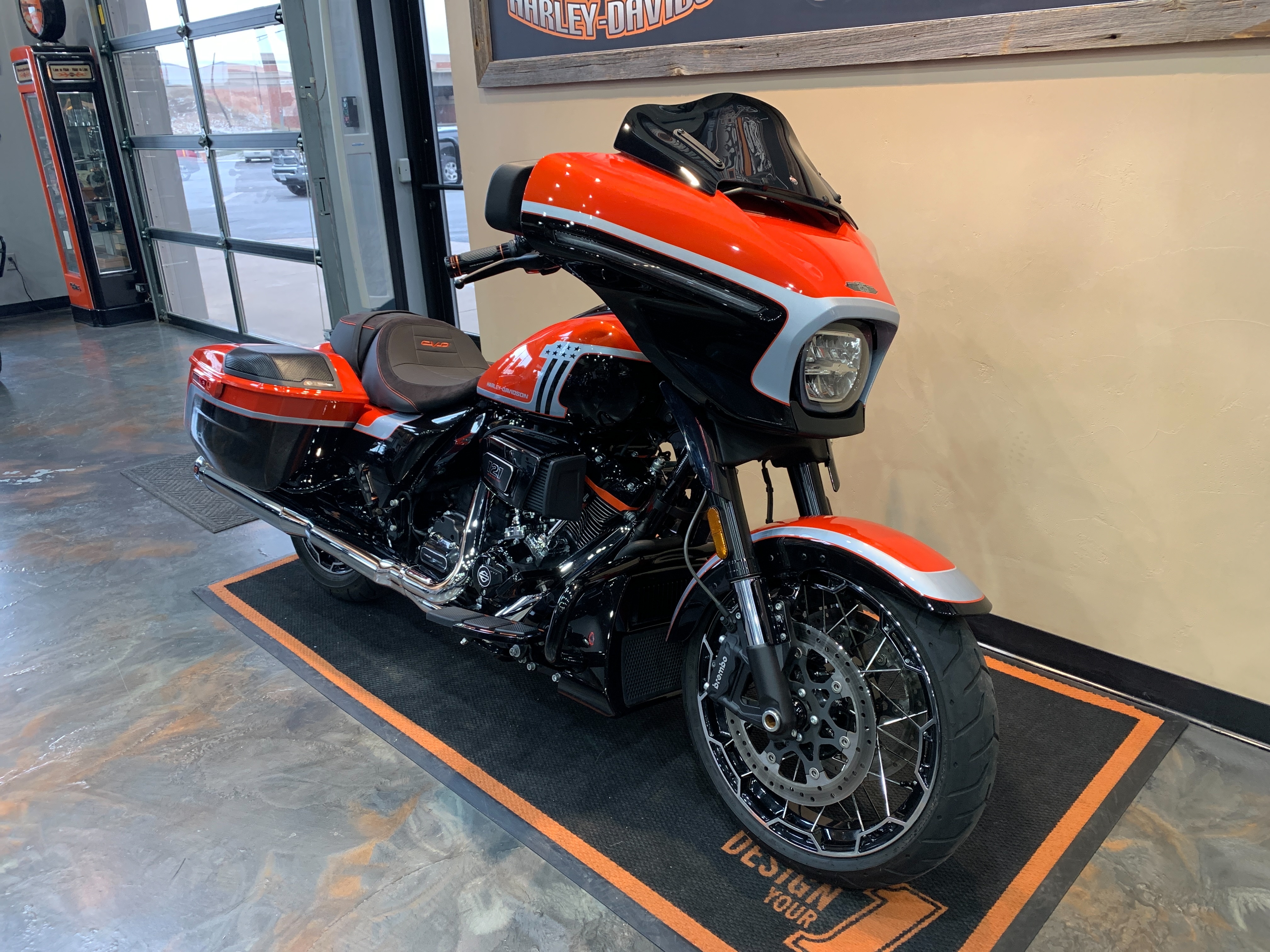 2024 Harley-Davidson Street Glide CVO Street Glide at Vandervest Harley-Davidson, Green Bay, WI 54303