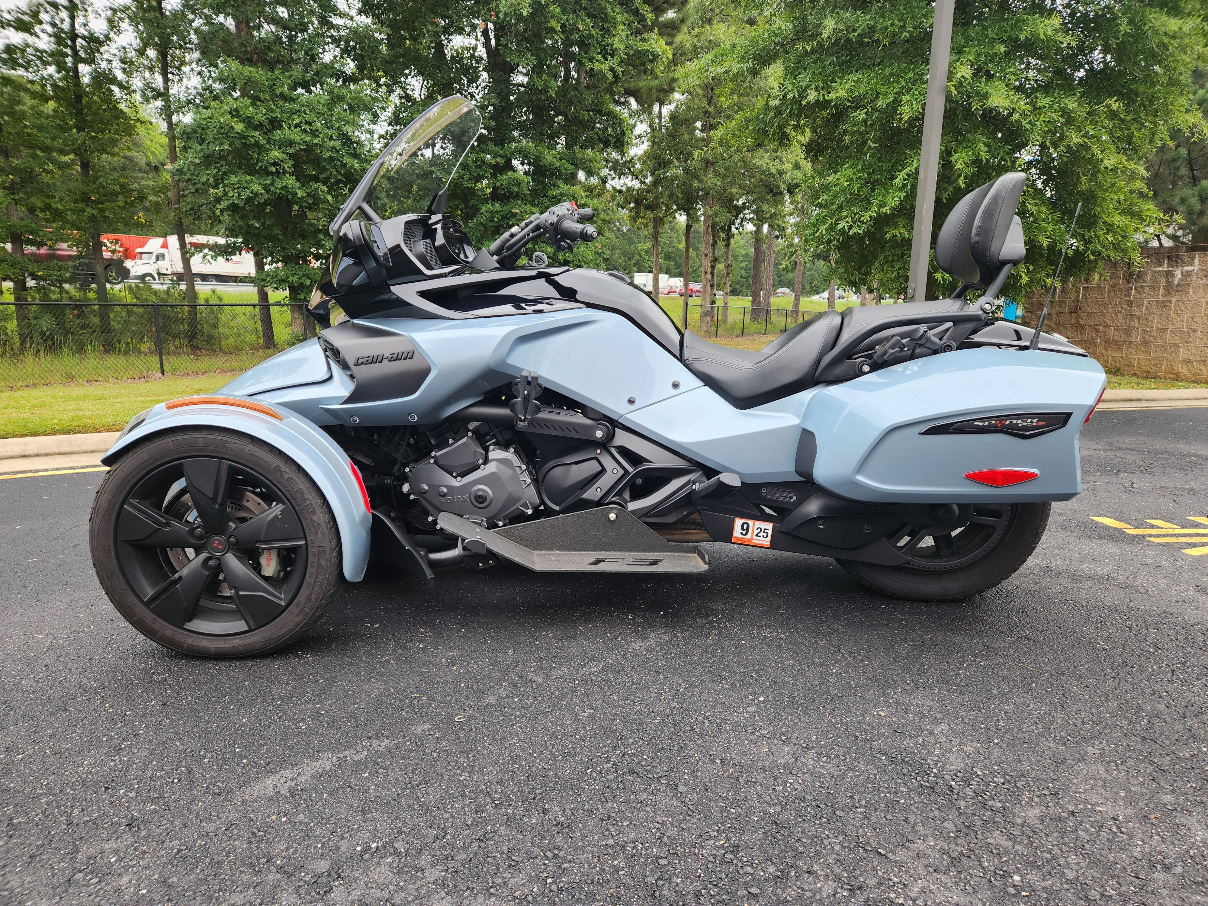 2022 CANAM SPYDER F3 LIMITED at Richmond Harley-Davidson