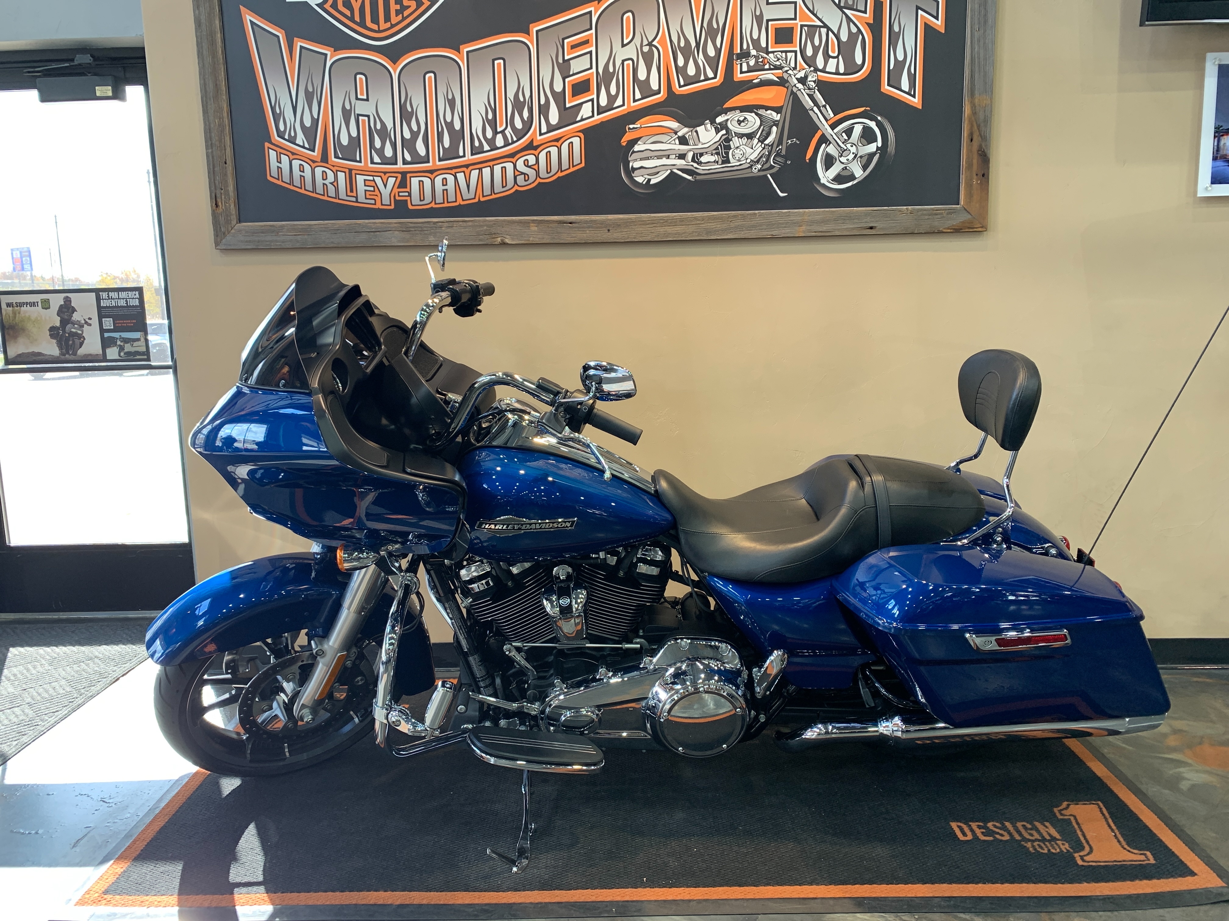 2022 Harley-Davidson Road Glide Base at Vandervest Harley-Davidson, Green Bay, WI 54303