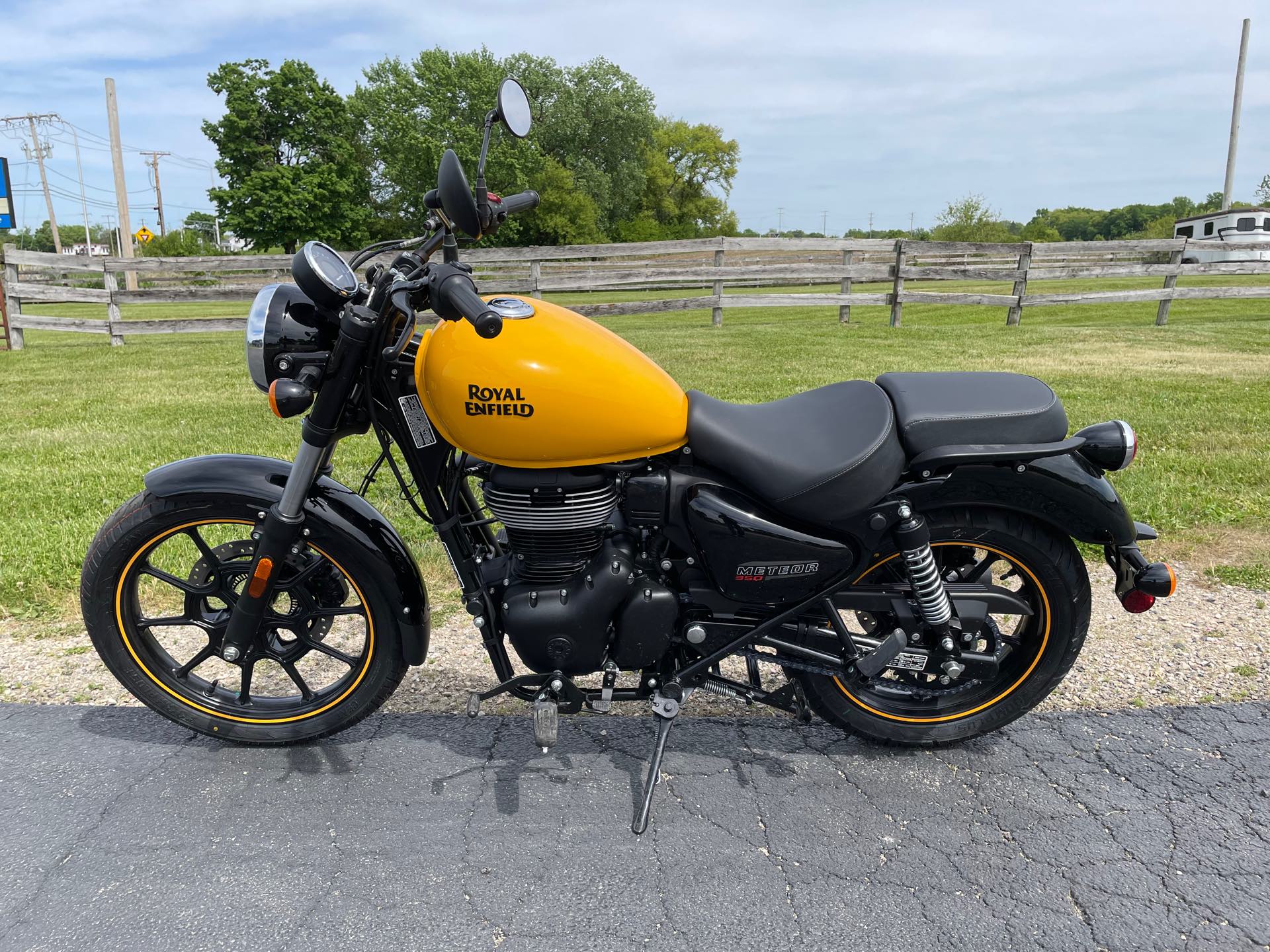 2023 Royal Enfield Meteor 350 at Randy's Cycle