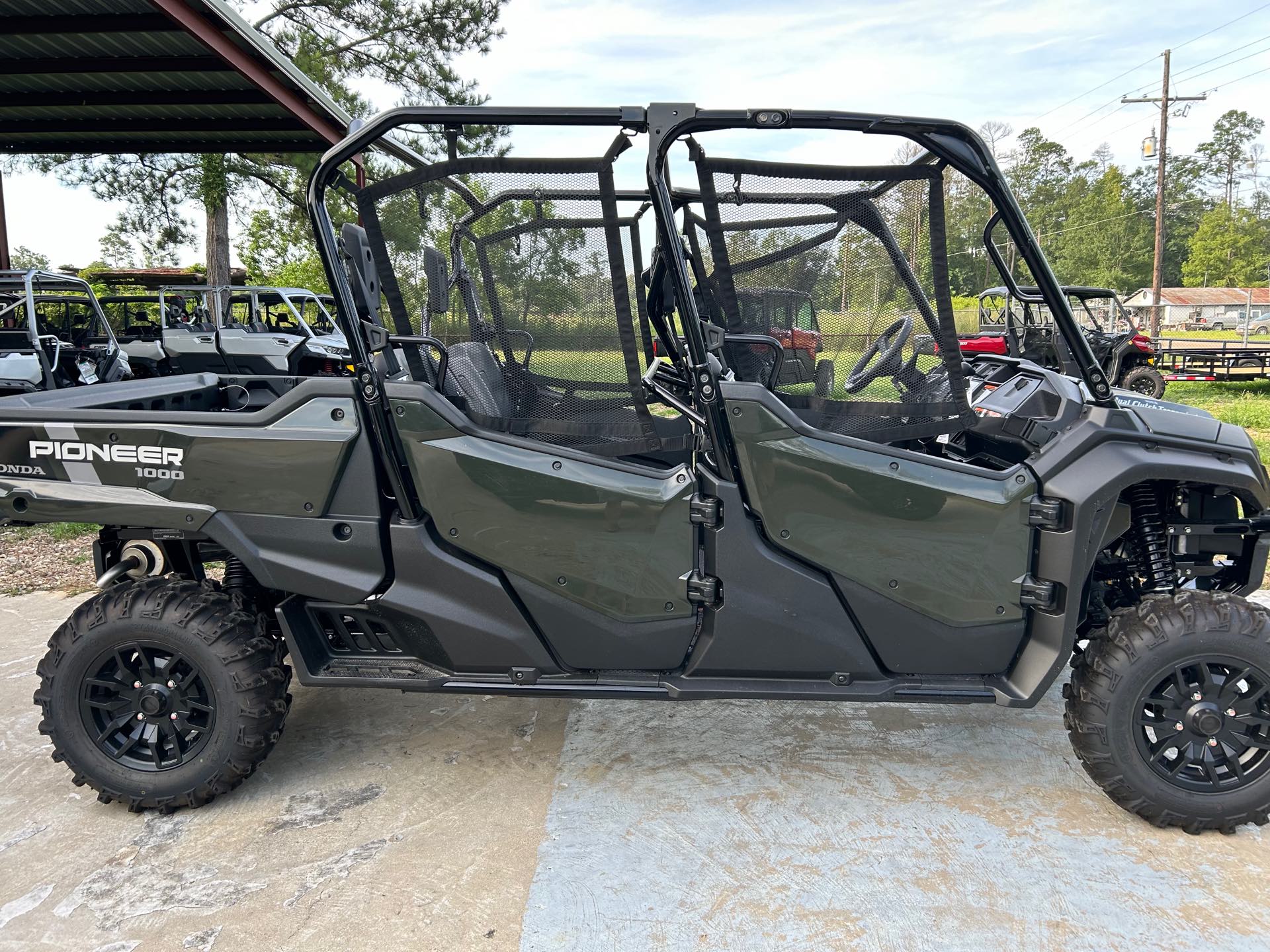 2024 HONDA SXS10M6DR Deluxe at ATV Zone, LLC