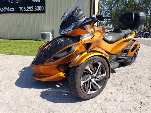 2014 Can-Am Spyder ST-S at Classy Chassis & Cycles