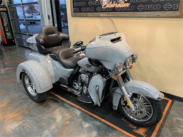 2024 Harley-Davidson Trike Tri Glide Ultra at Vandervest Harley-Davidson, Green Bay, WI 54303