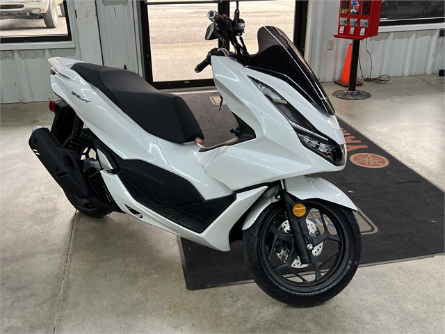 2022 Honda PCX 150 at Ride Center USA