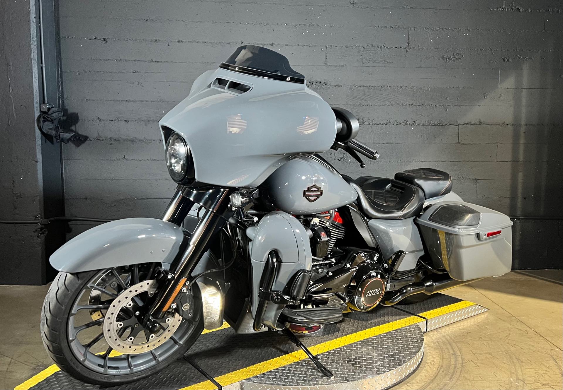 2018 Harley-Davidson Street Glide CVO Street Glide at San Francisco Harley-Davidson