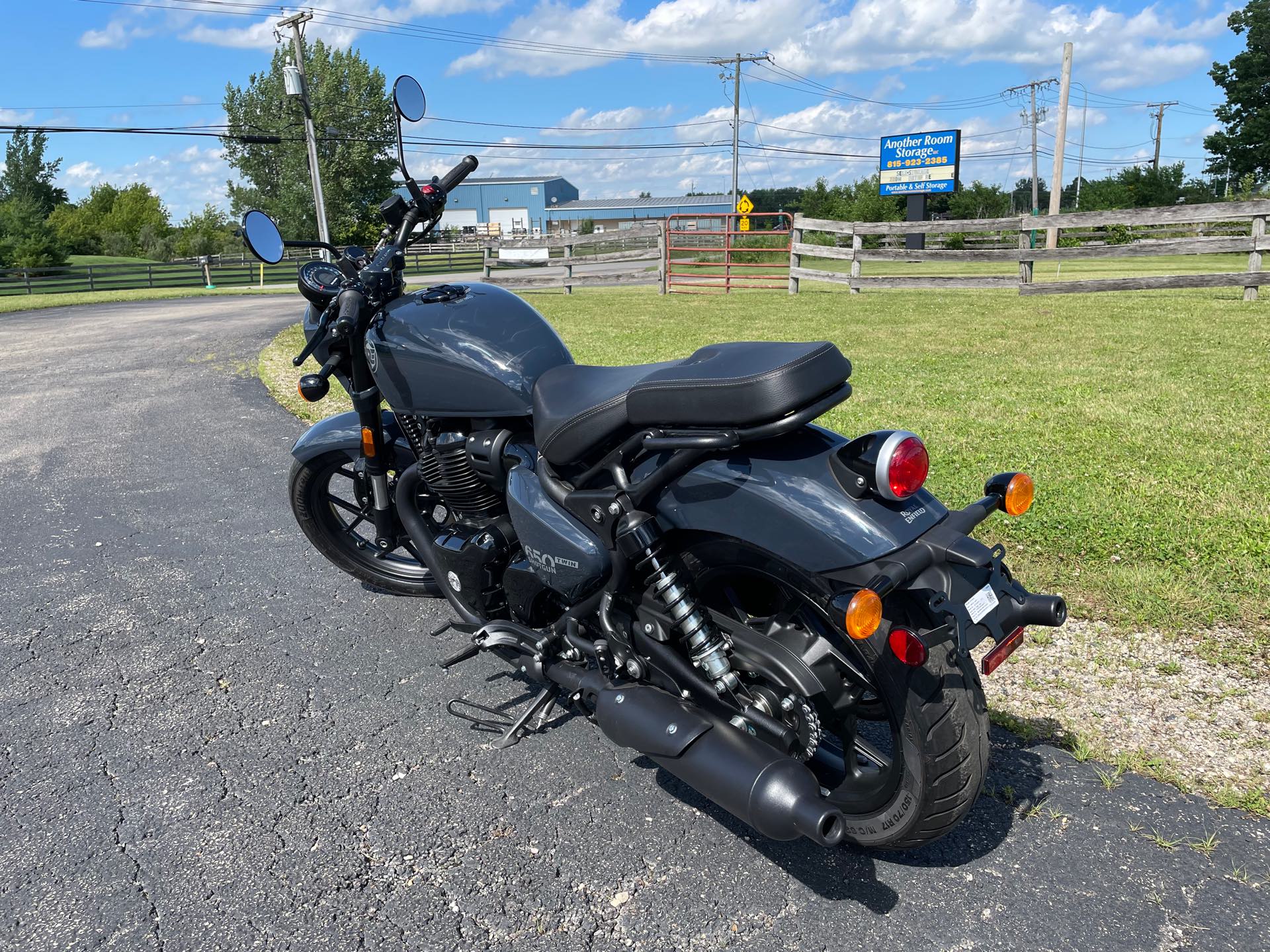 2024 Royal Enfield Shotgun 650 at Randy's Cycle