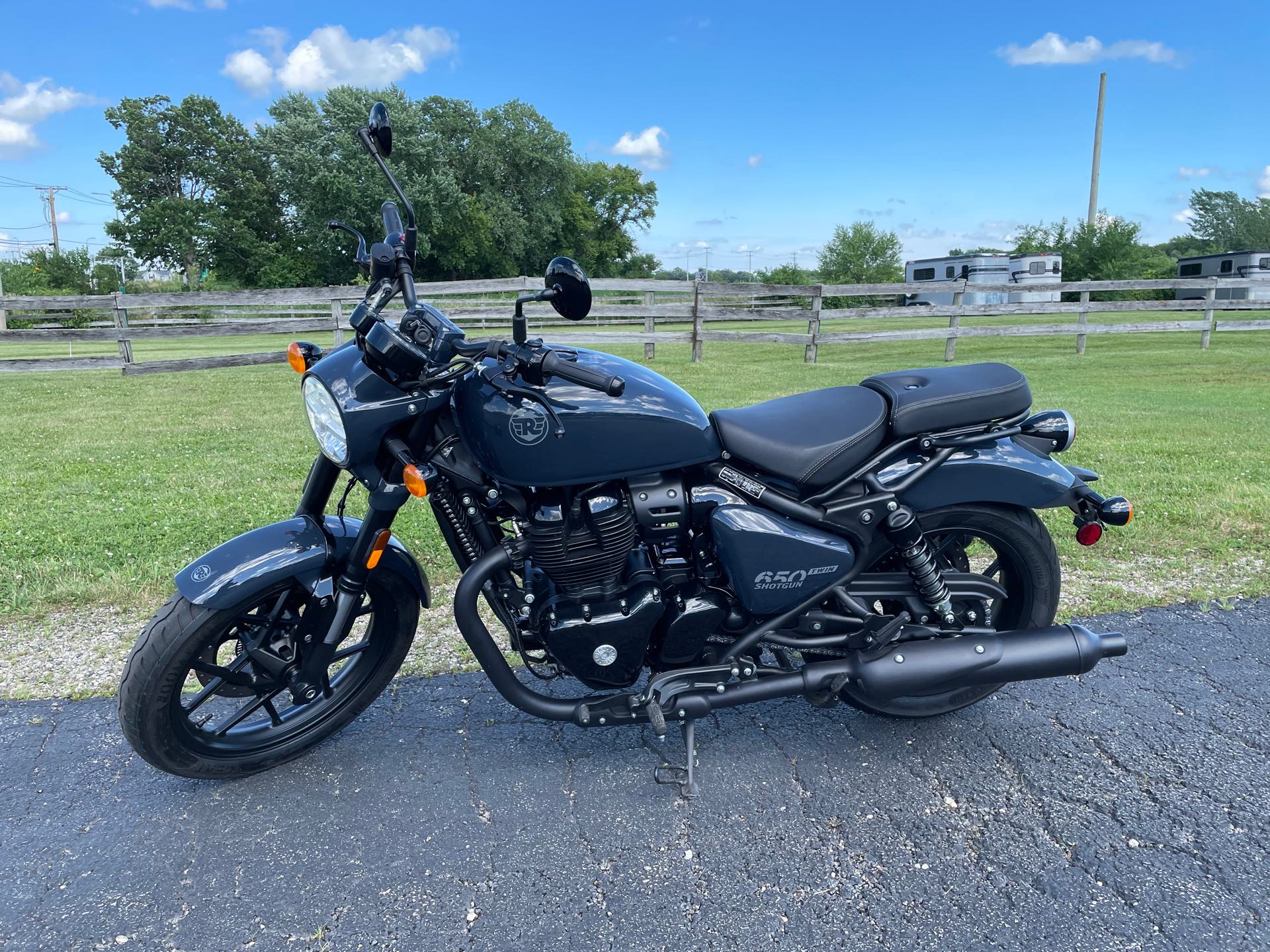 2024 Royal Enfield Shotgun 650 at Randy's Cycle