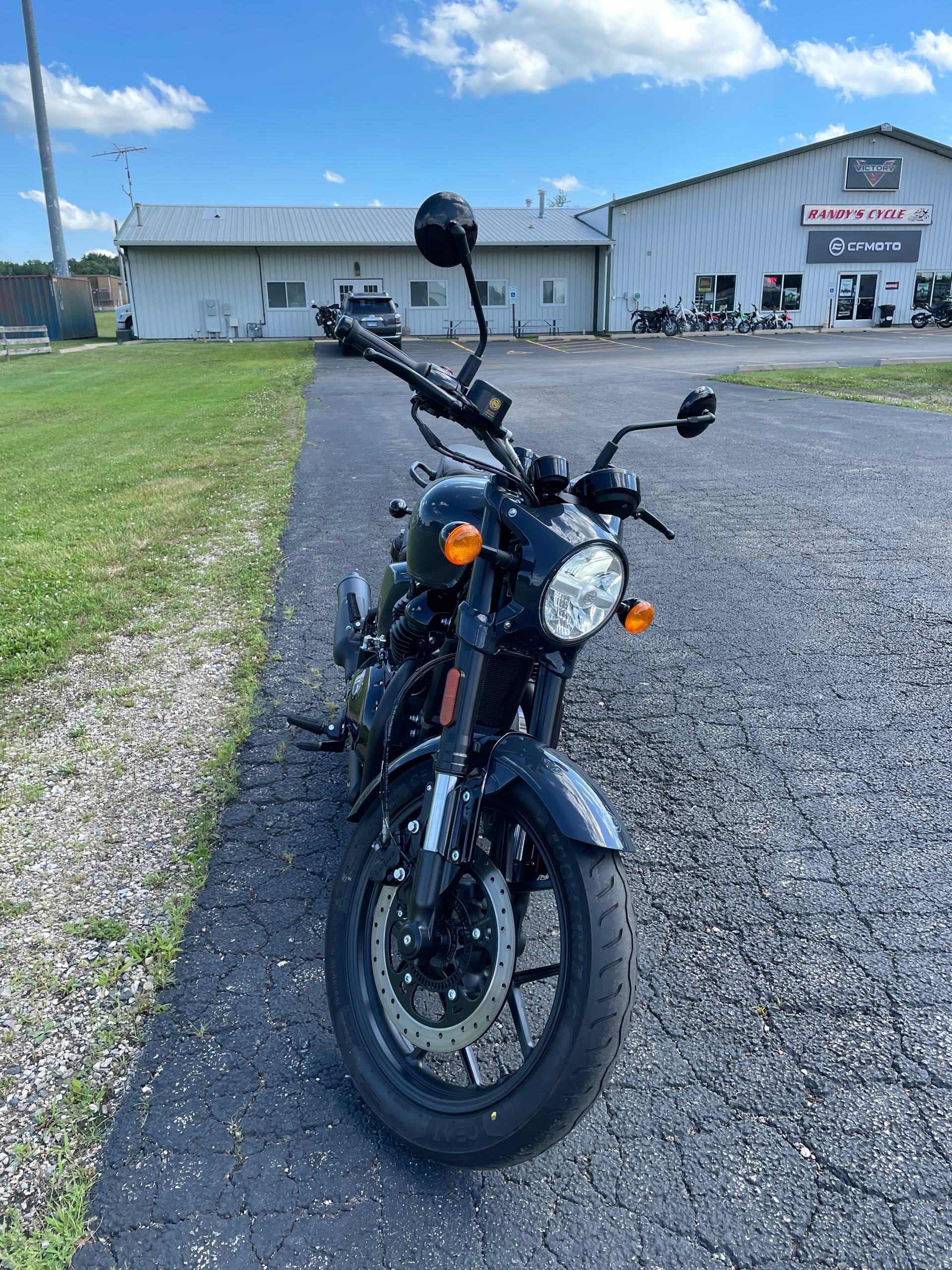 2024 Royal Enfield Shotgun 650 at Randy's Cycle