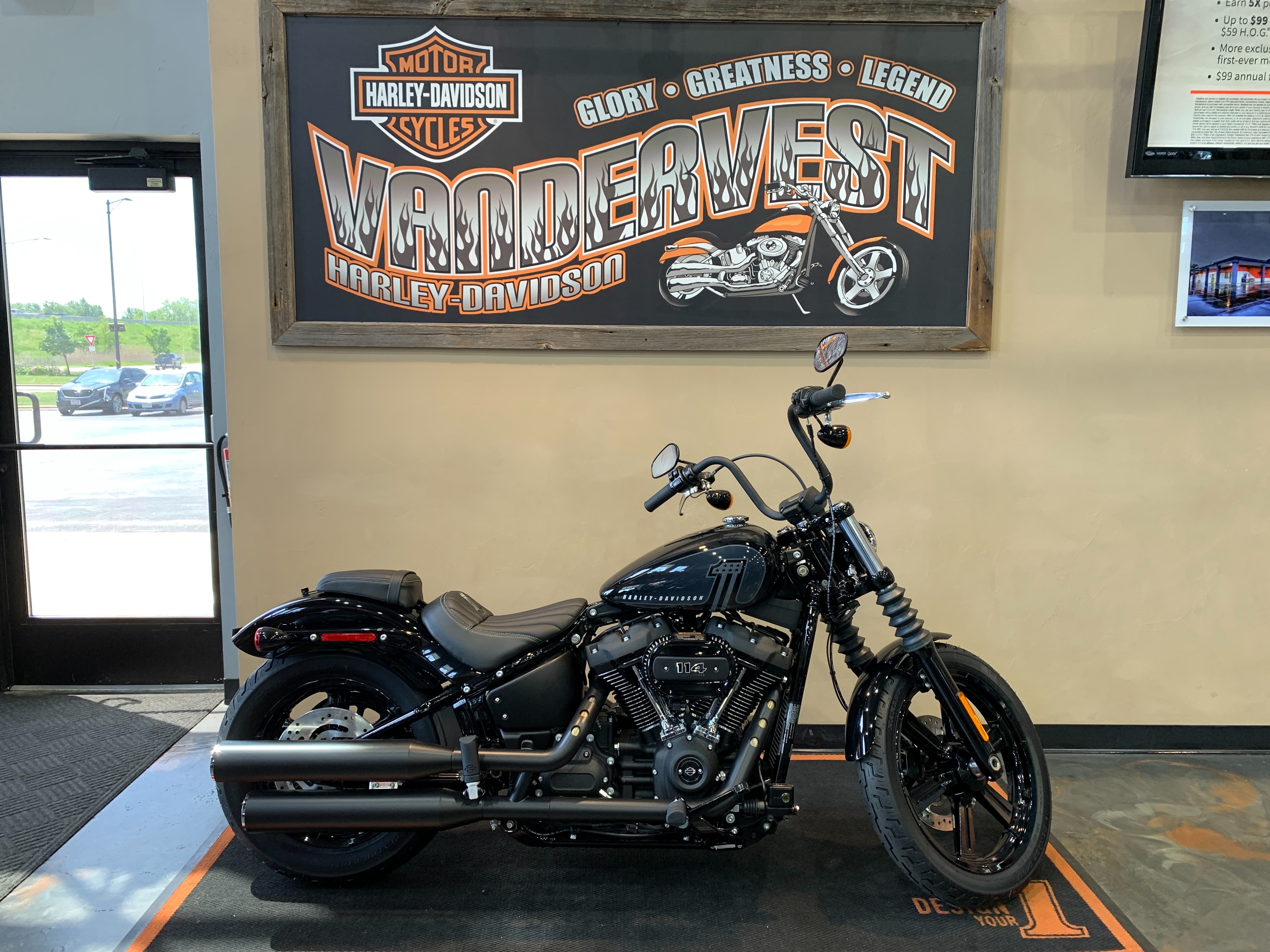 2024 Harley-Davidson Softail Street Bob 114 at Vandervest Harley-Davidson, Green Bay, WI 54303