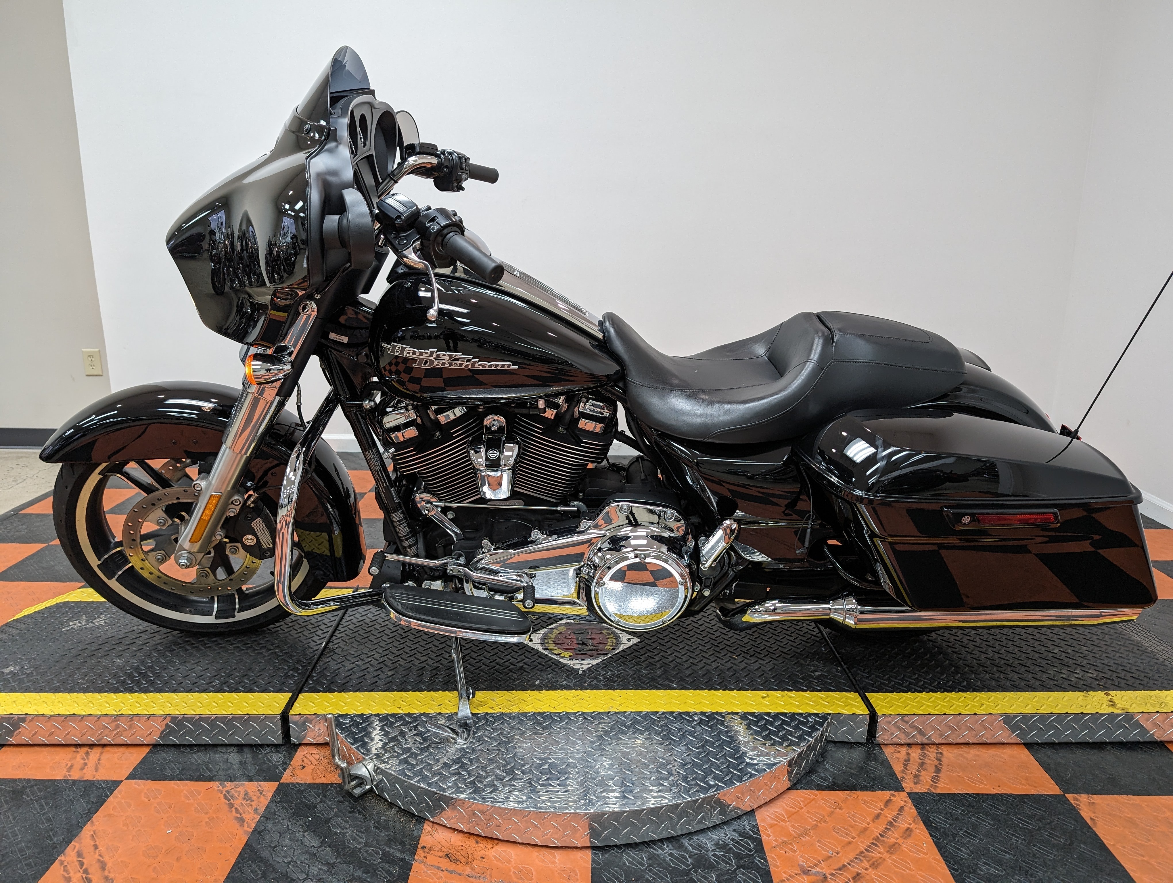 2019 Harley-Davidson Street Glide Base at Harley-Davidson of Indianapolis