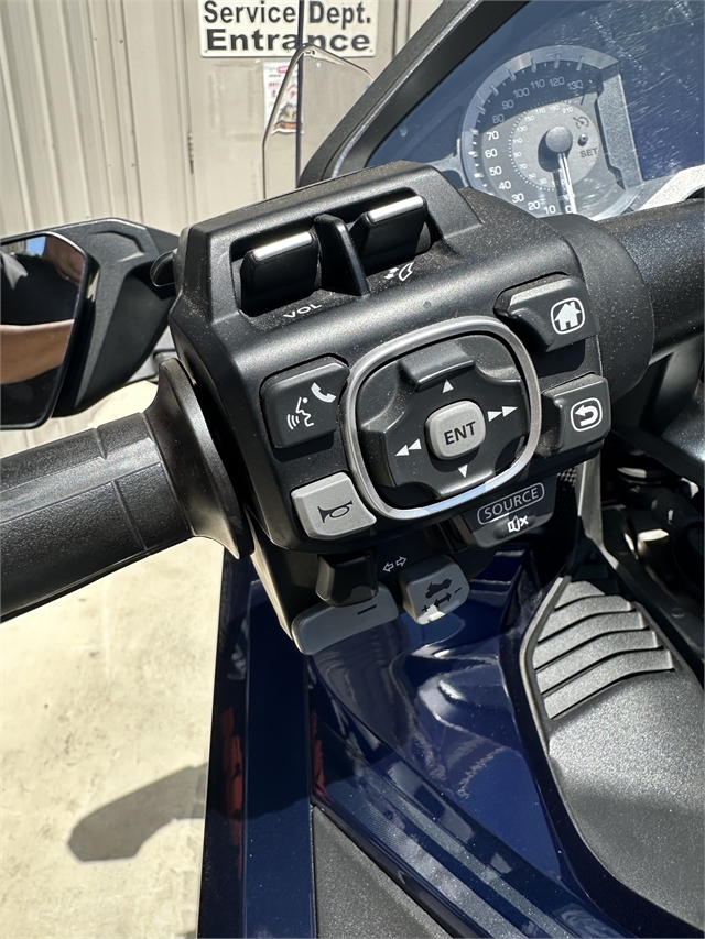 2018 Honda Gold Wing Tour DCT at Ken & Joe's Honda Kawasaki KTM