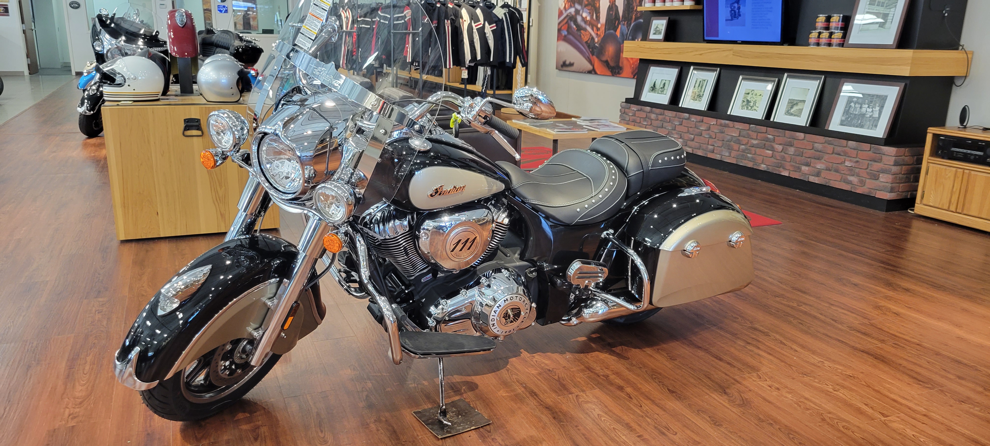 2022 Indian Motorcycle Springfield Base at Brenny's Motorcycle Clinic, Bettendorf, IA 52722