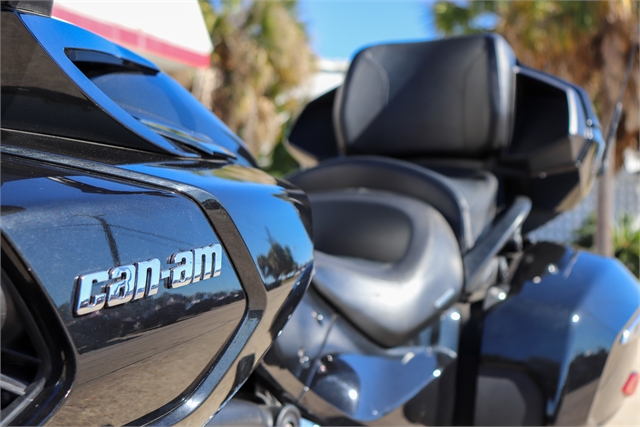 2017 Can-Am Spyder F3 Limited at Friendly Powersports Baton Rouge