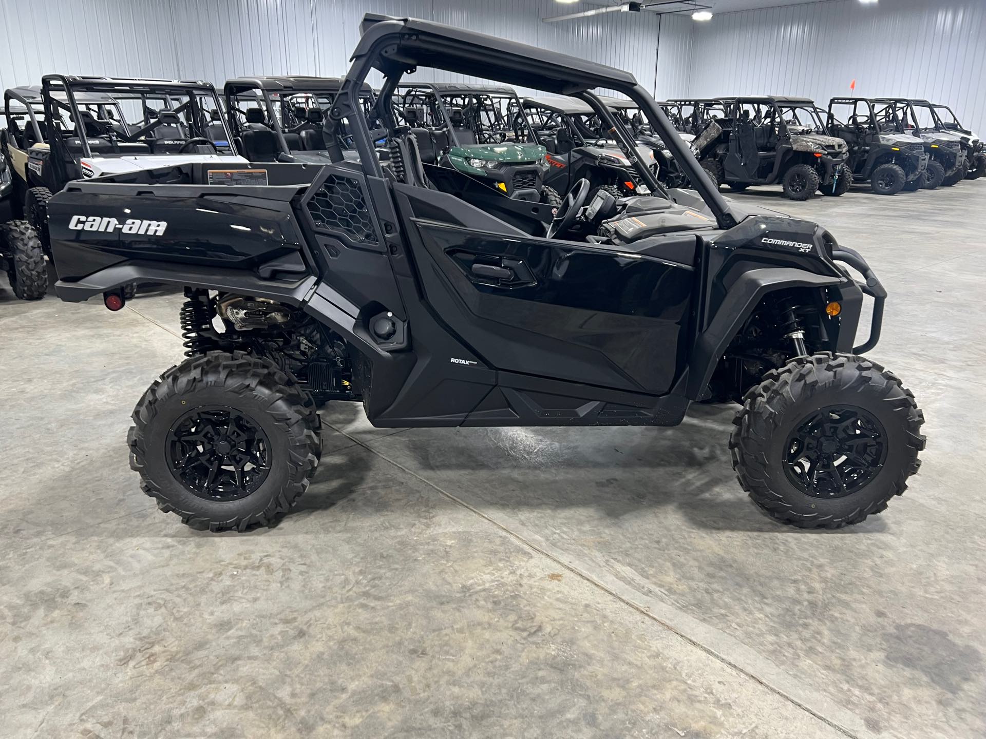 2023 Can-Am Commander XT 700 at Iron Hill Powersports