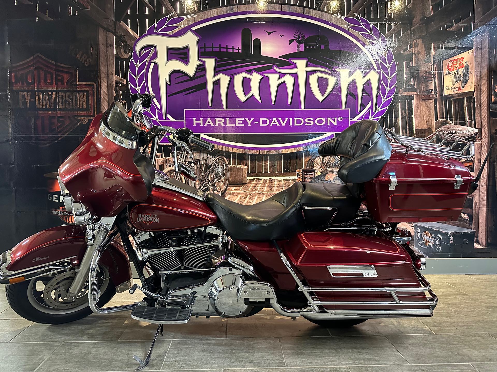2000 Harley-Davidson FLHTCI at Phantom Harley-Davidson