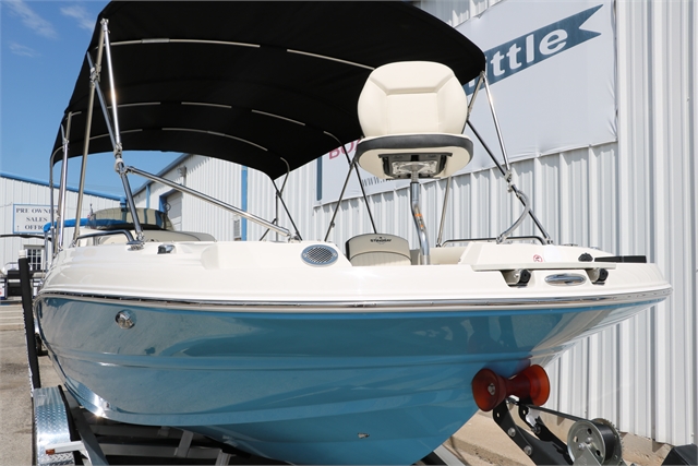 2023 Stingray 212SC Deck Boat at Jerry Whittle Boats