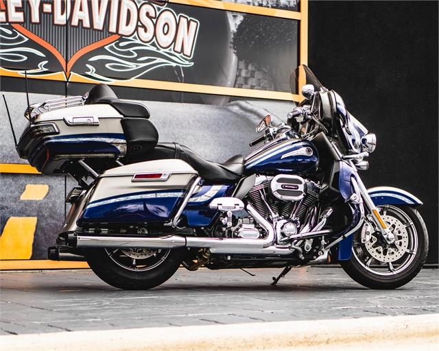 2016 Harley-Davidson Electra Glide CVO Limited at Speedway Harley-Davidson