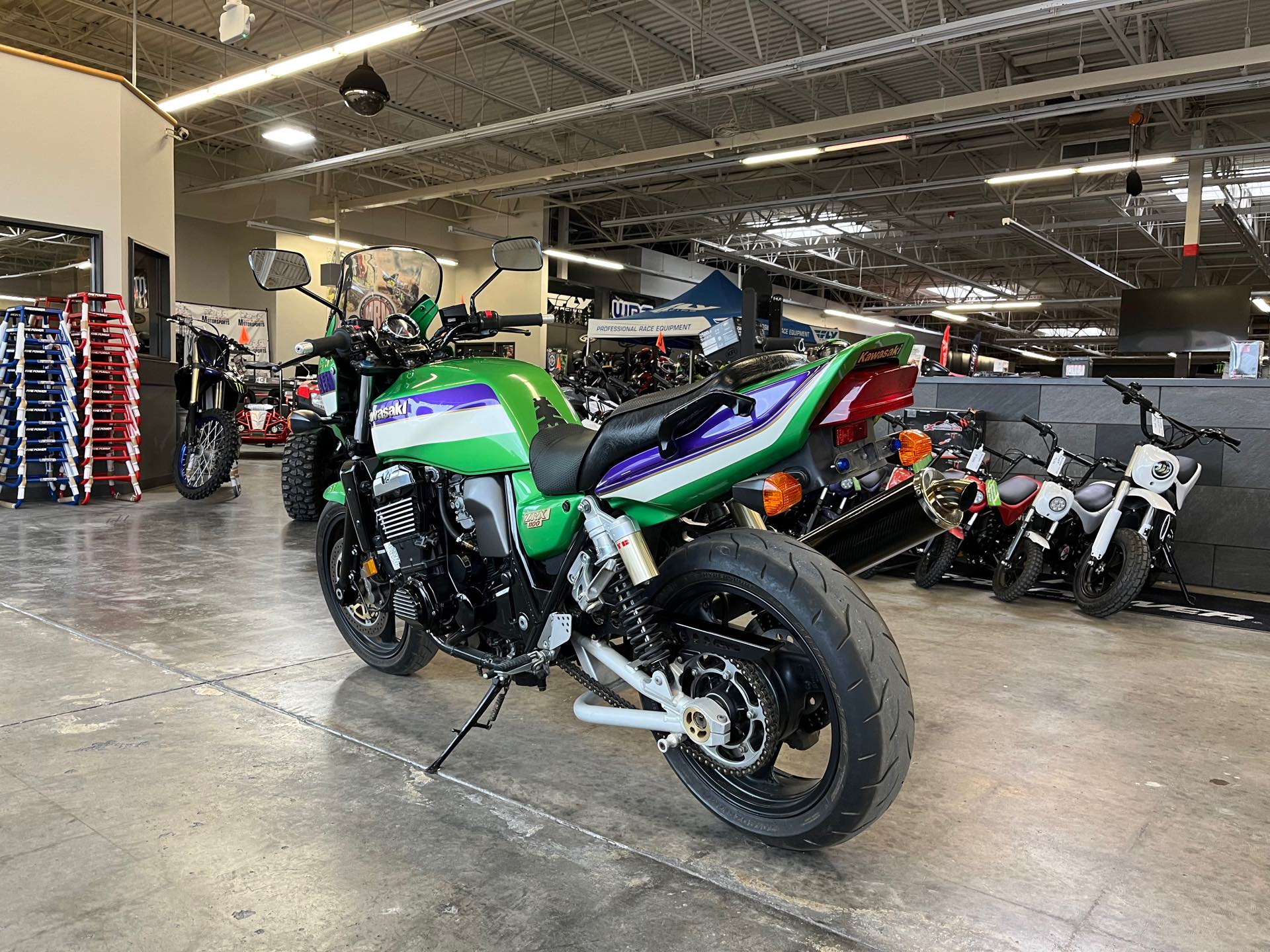 2000 Kawasaki ZRX1100 at Mount Rushmore Motorsports