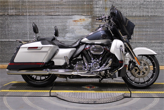 2019 Harley-Davidson Street Glide CVO Street Glide at Texarkana Harley-Davidson