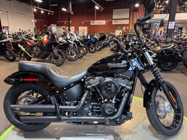 2020 Harley-Davidson Softail Street Bob at Martin Moto