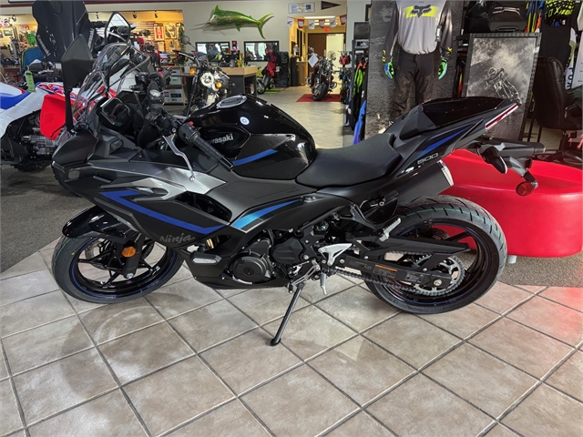 2025 Kawasaki Ninja 500 SE ABS at Dale's Fun Center, Victoria, TX 77904