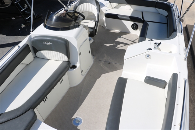 2016 Stingray 192 SC at Jerry Whittle Boats