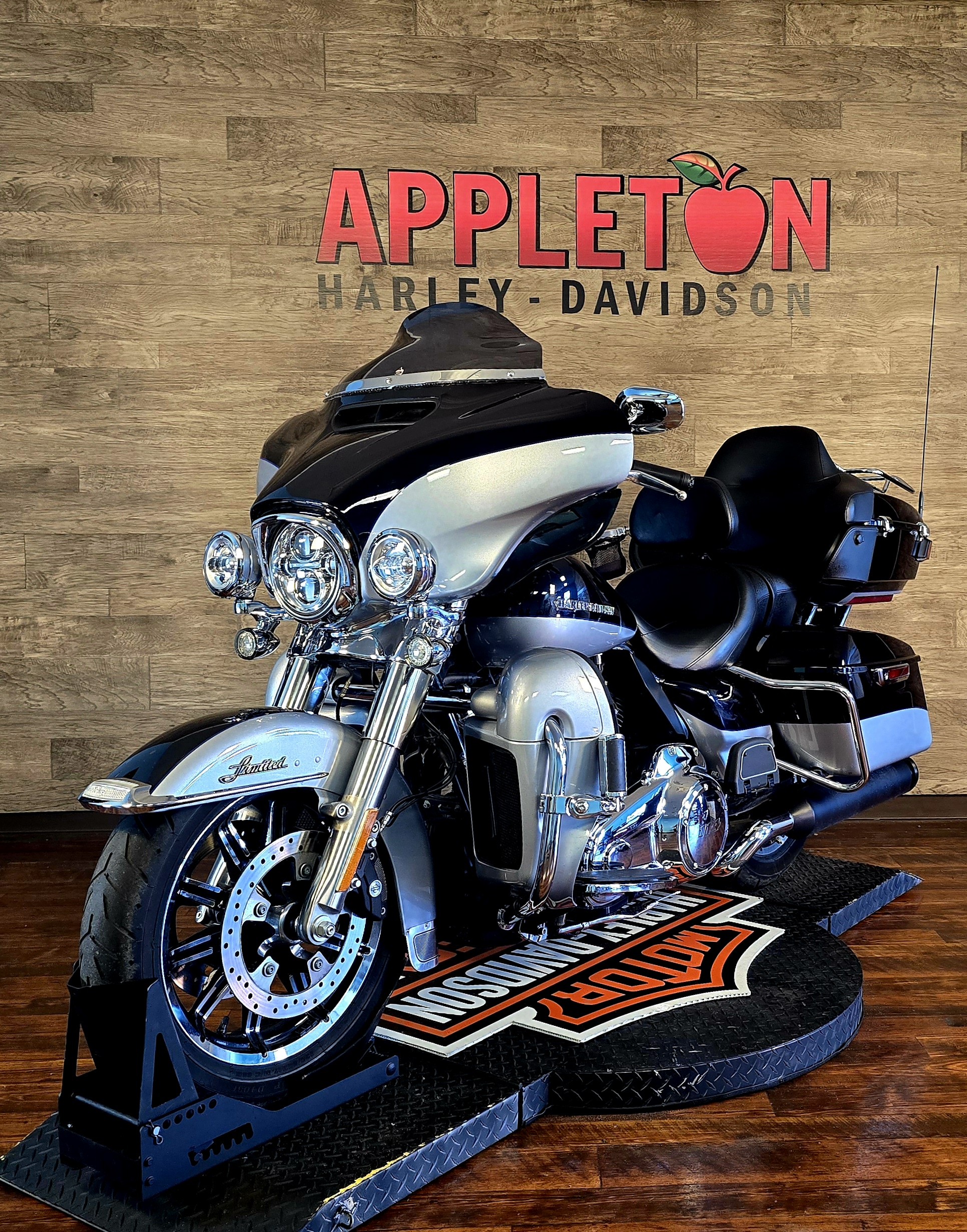 2019 Harley-Davidson Electra Glide Ultra Limited at Appleton Harley-Davidson