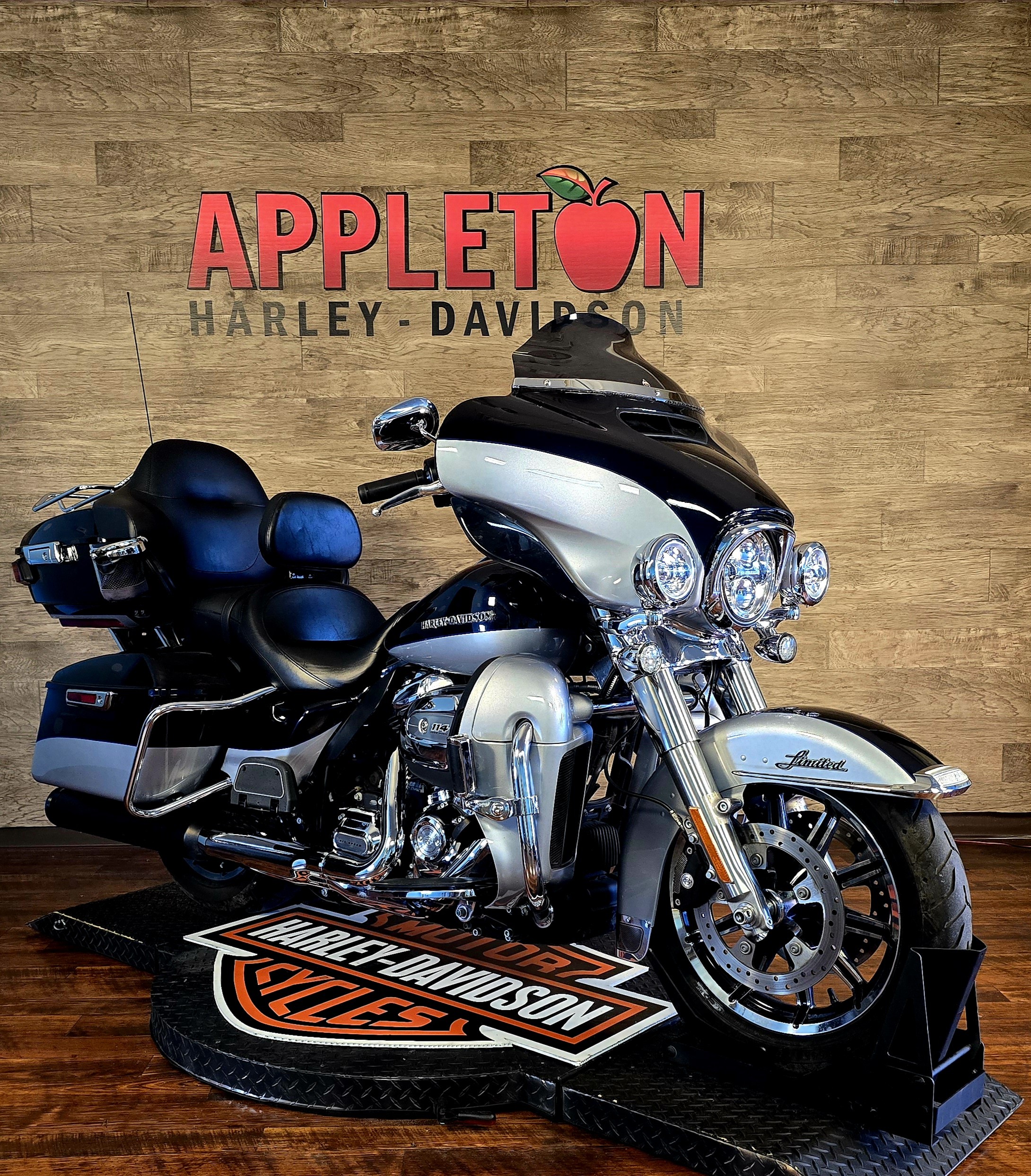 2019 Harley-Davidson Electra Glide Ultra Limited at Appleton Harley-Davidson