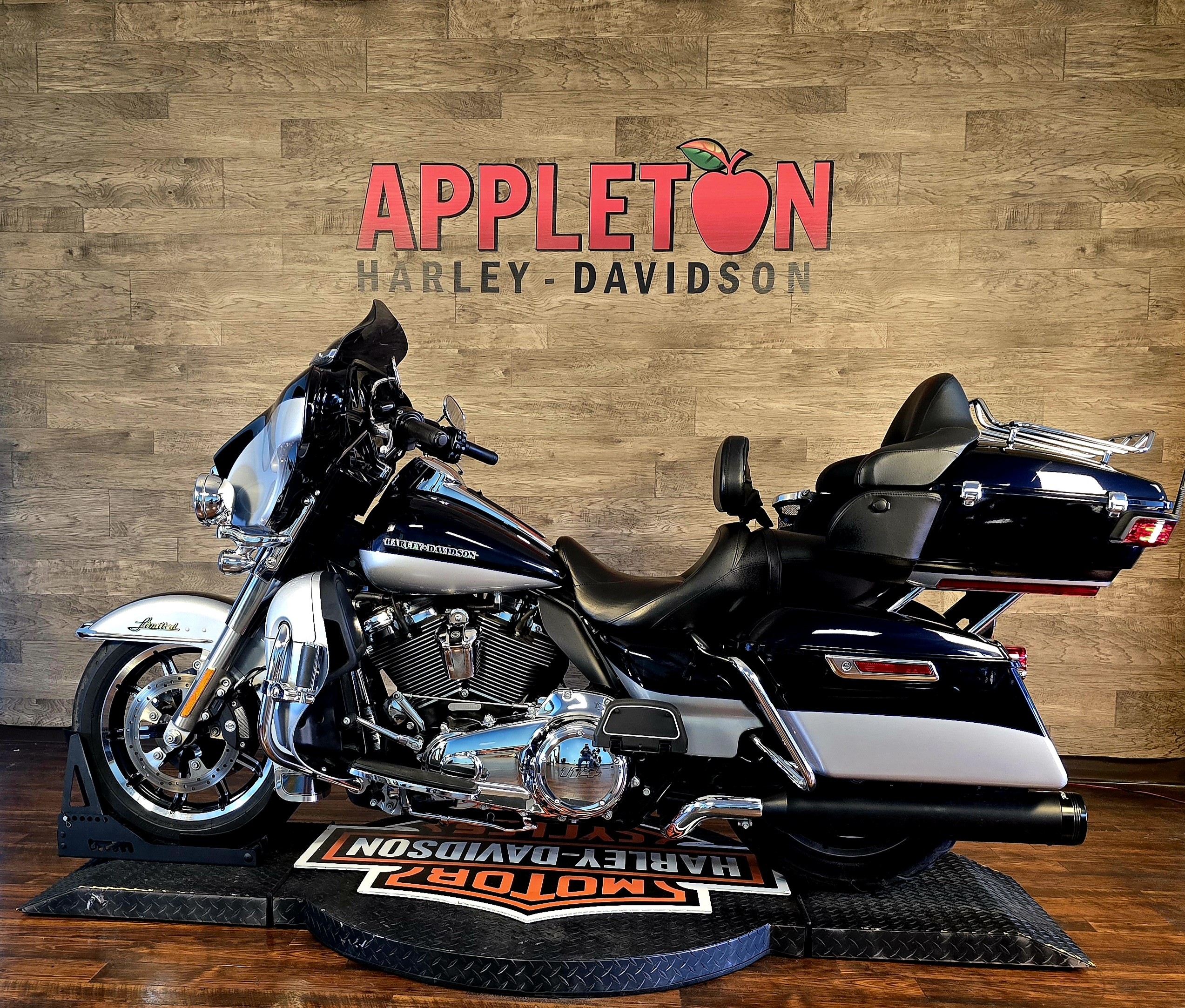 2019 Harley-Davidson Electra Glide Ultra Limited at Appleton Harley-Davidson