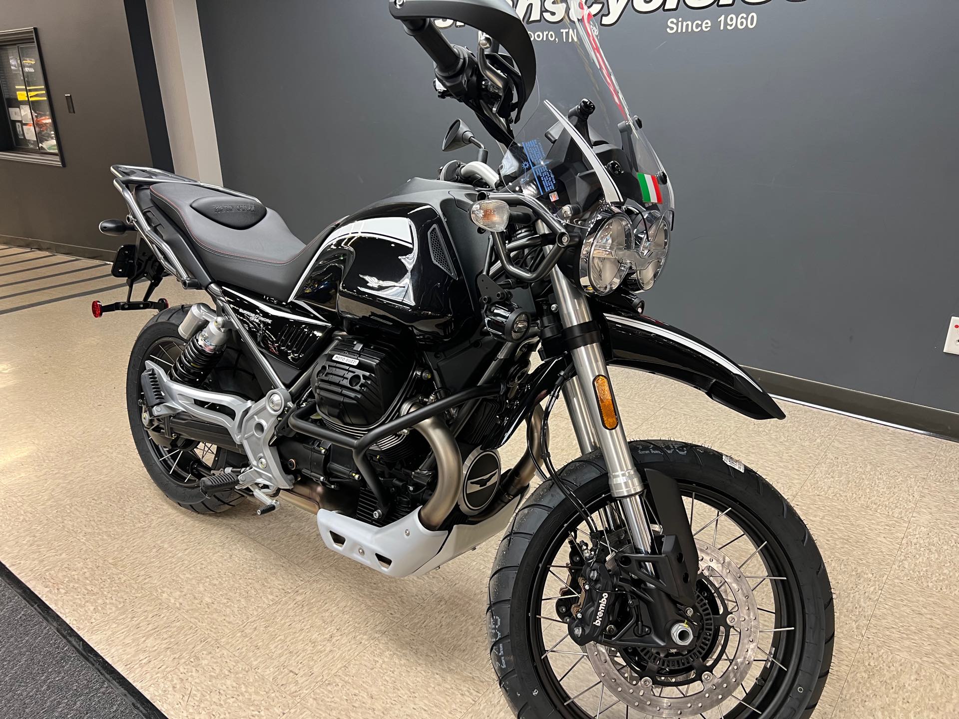 2022 Moto Guzzi V85 TT Guardia dOnore E5 at Sloans Motorcycle ATV, Murfreesboro, TN, 37129