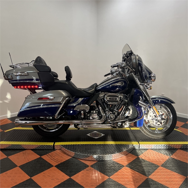 2016 Harley-Davidson Electra Glide CVO Limited at Harley-Davidson of Indianapolis