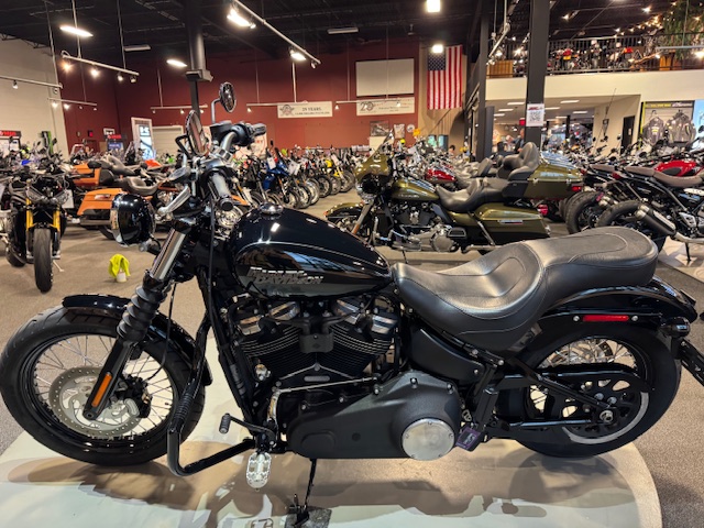 2020 Harley-Davidson Softail Street Bob at Martin Moto