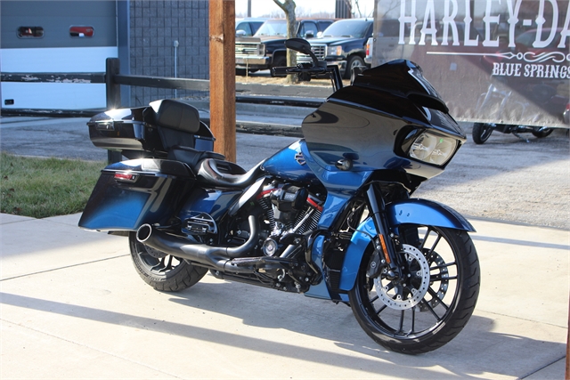 2019 Harley-Davidson Road Glide CVO Road Glide at Outlaw Harley-Davidson