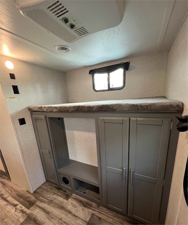 2022 CrossRoads Volante Travel Trailer VL34BH at Lee's Country RV