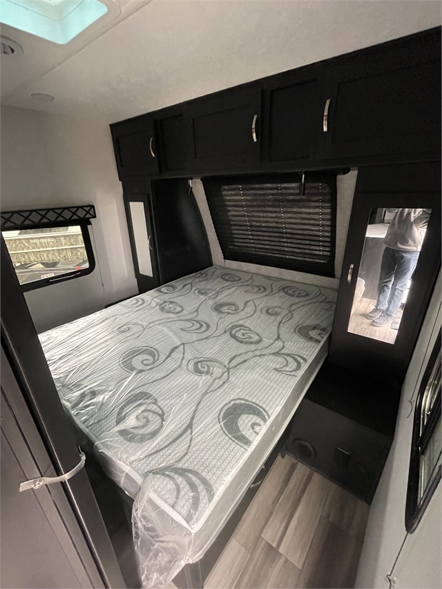 2022 Coachmen Freedom Express Ultra-Lite 257BHS at Sunrise Pre-Owned