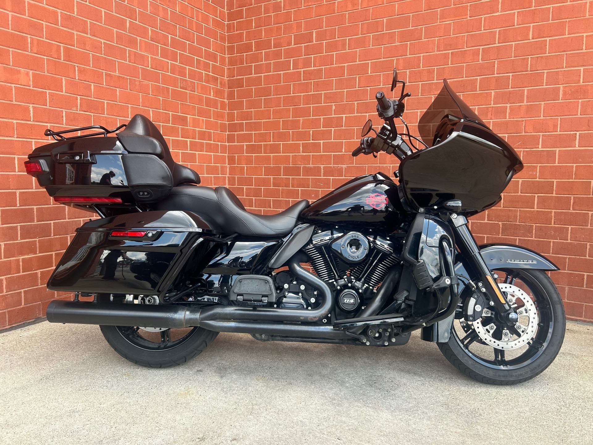 2021 Harley-Davidson Road Glide Limited at Arsenal Harley-Davidson