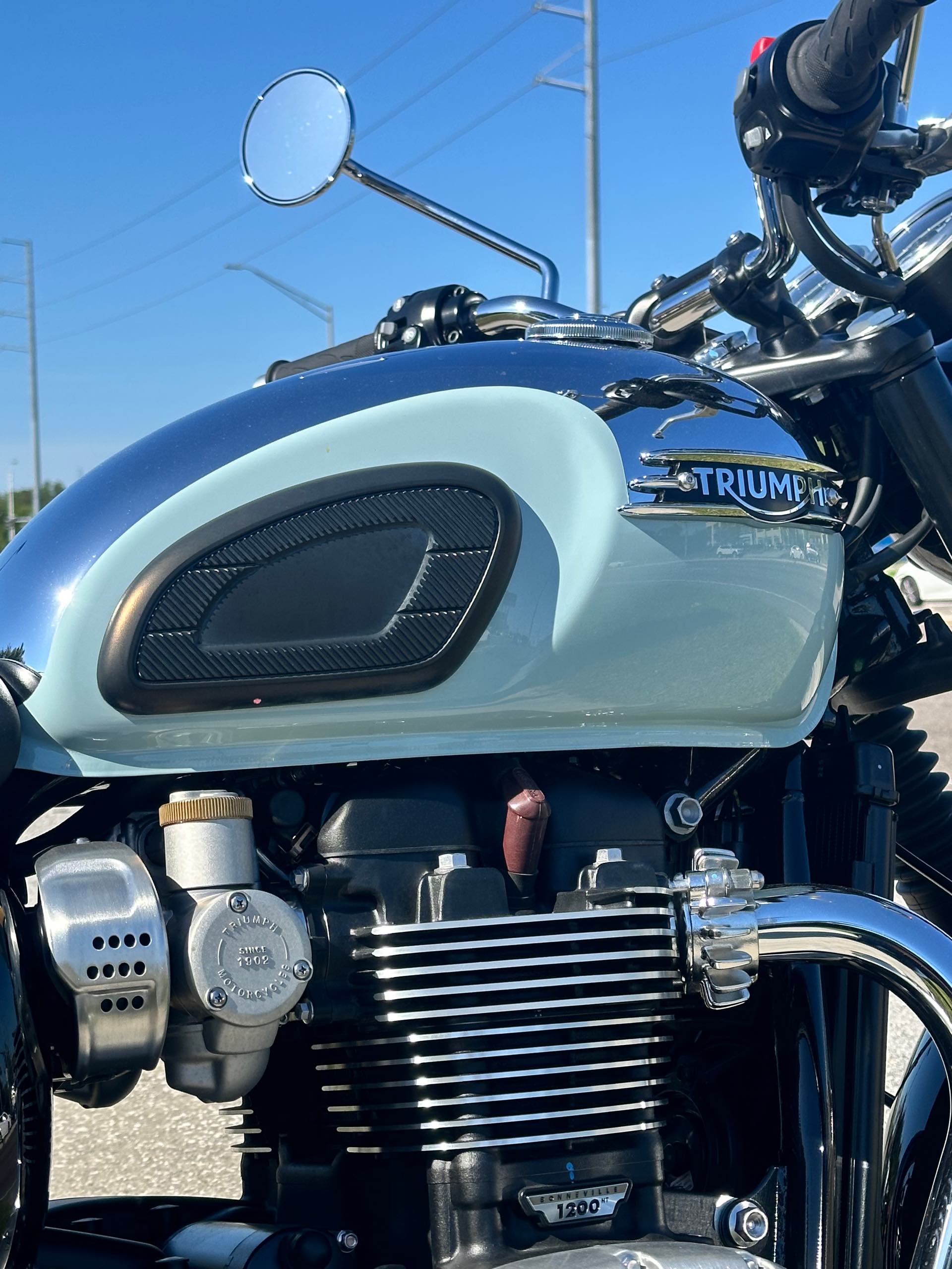 2023 Triumph Bonneville T120 Chrome Edition at Tampa Triumph, Tampa, FL 33614