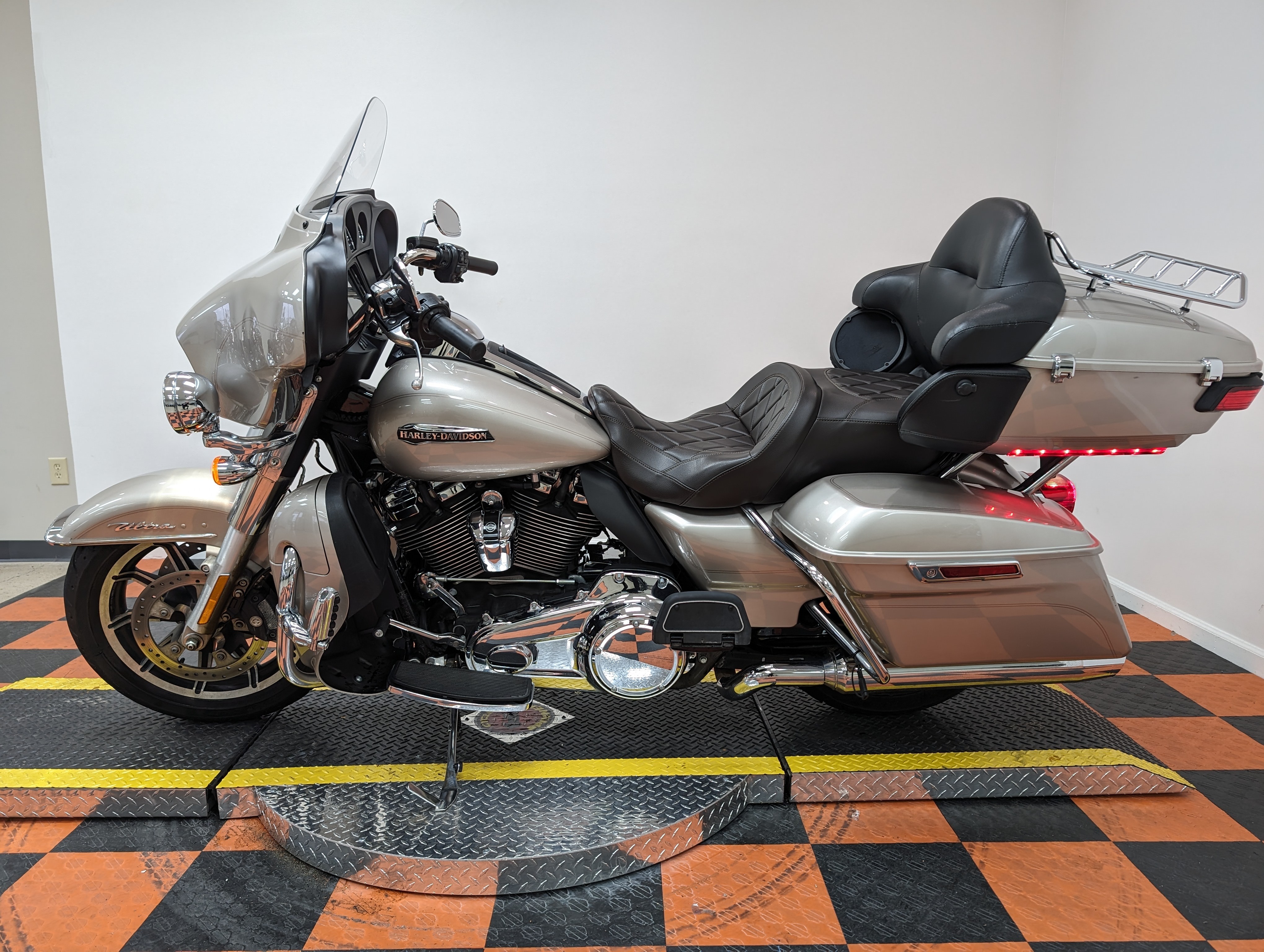 2018 Harley-Davidson Electra Glide Ultra Classic at Harley-Davidson of Indianapolis