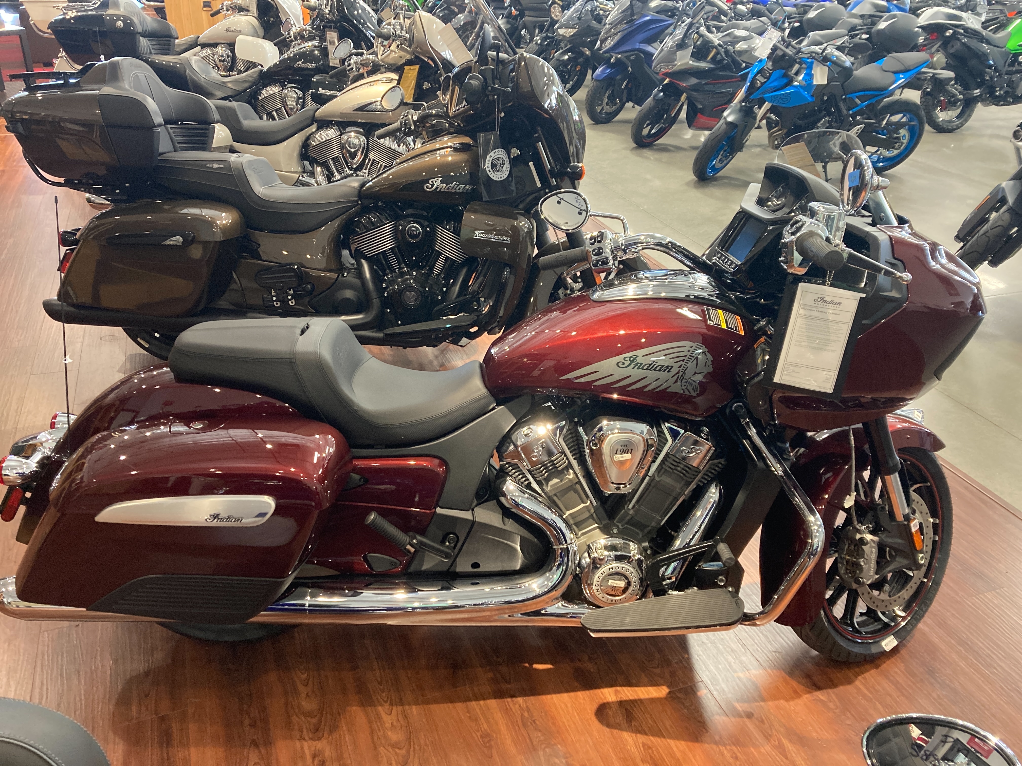 2022 Indian Motorcycle Challenger Limited at Brenny's Motorcycle Clinic, Bettendorf, IA 52722
