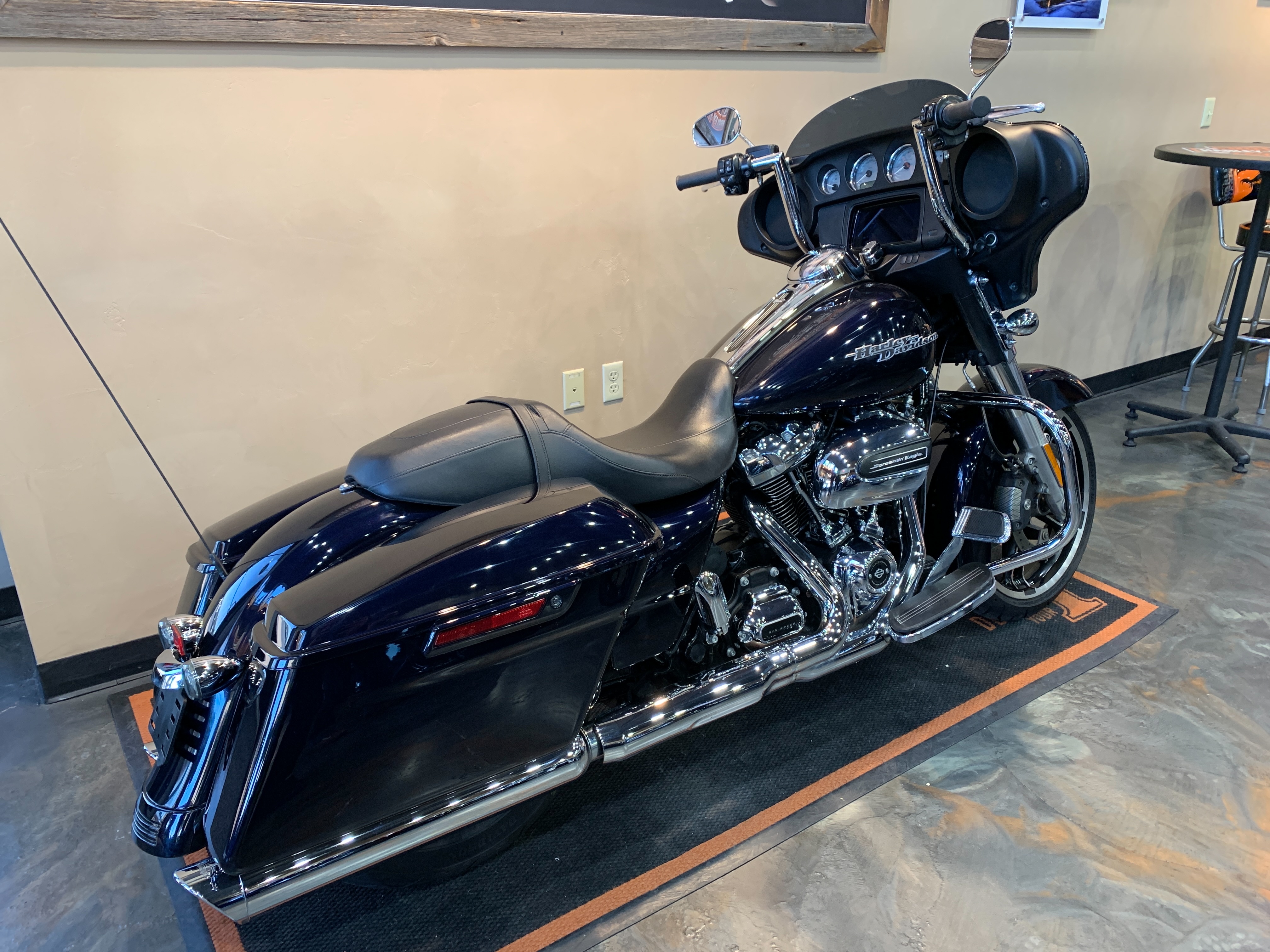 2019 Harley-Davidson Street Glide Base at Vandervest Harley-Davidson, Green Bay, WI 54303