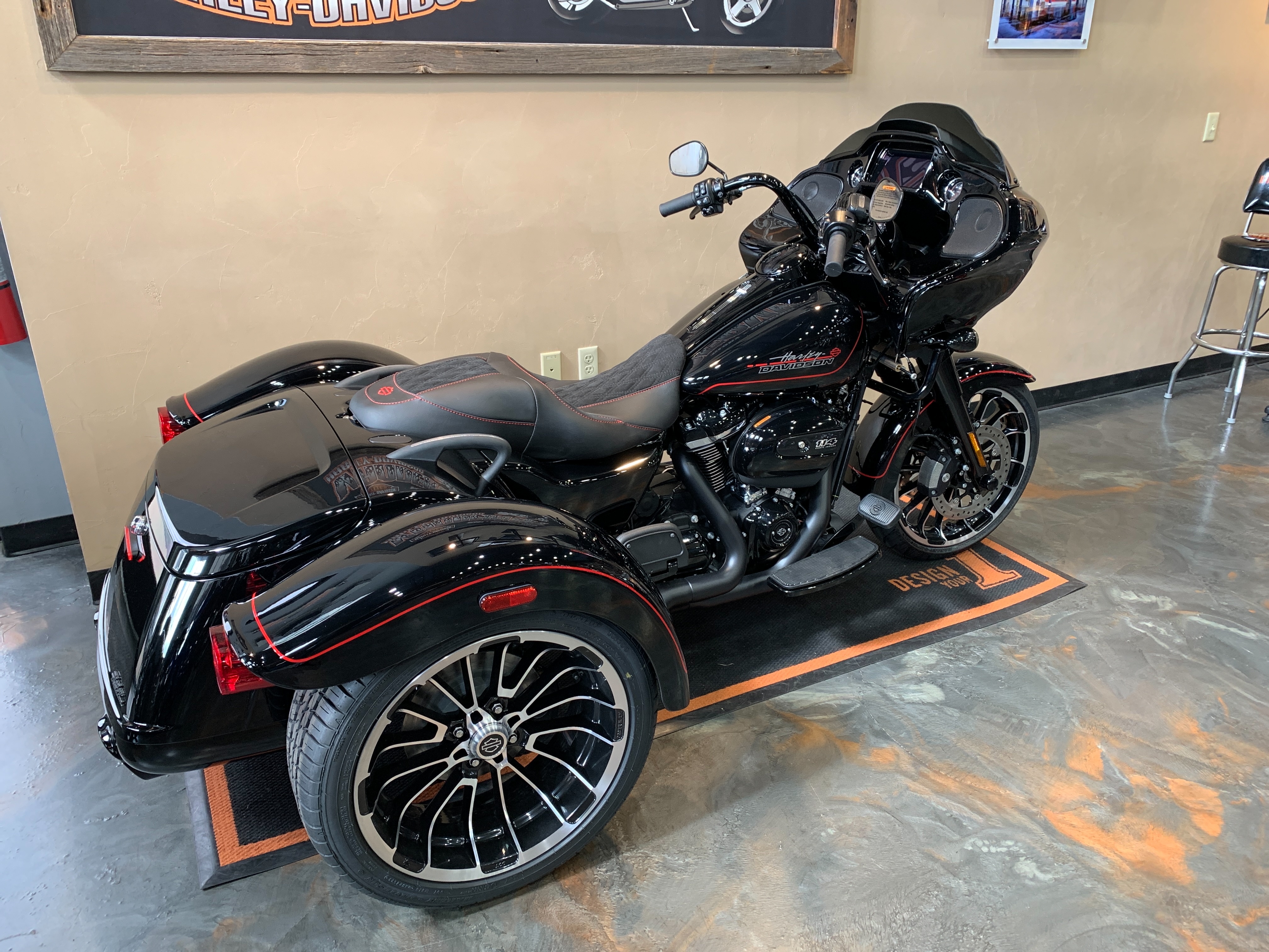 2024 Harley-Davidson Trike Road Glide 3 at Vandervest Harley-Davidson, Green Bay, WI 54303