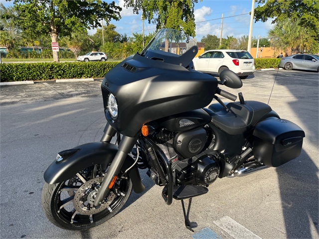 2022 Indian Chieftain Dark Horse at Fort Lauderdale