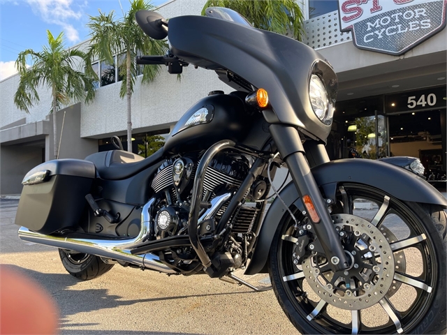 2022 Indian Chieftain Dark Horse at Fort Lauderdale