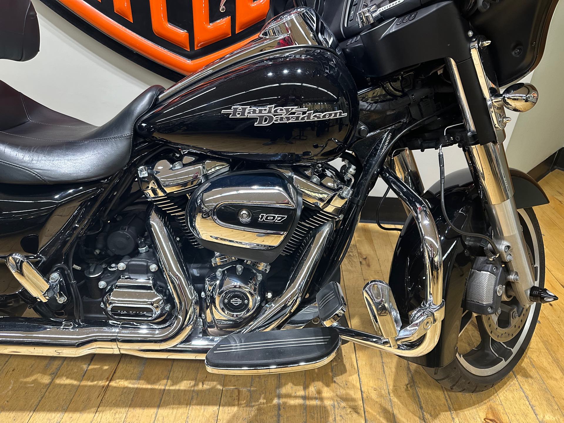 2018 Harley-Davidson Street Glide Base at Zips 45th Parallel Harley-Davidson