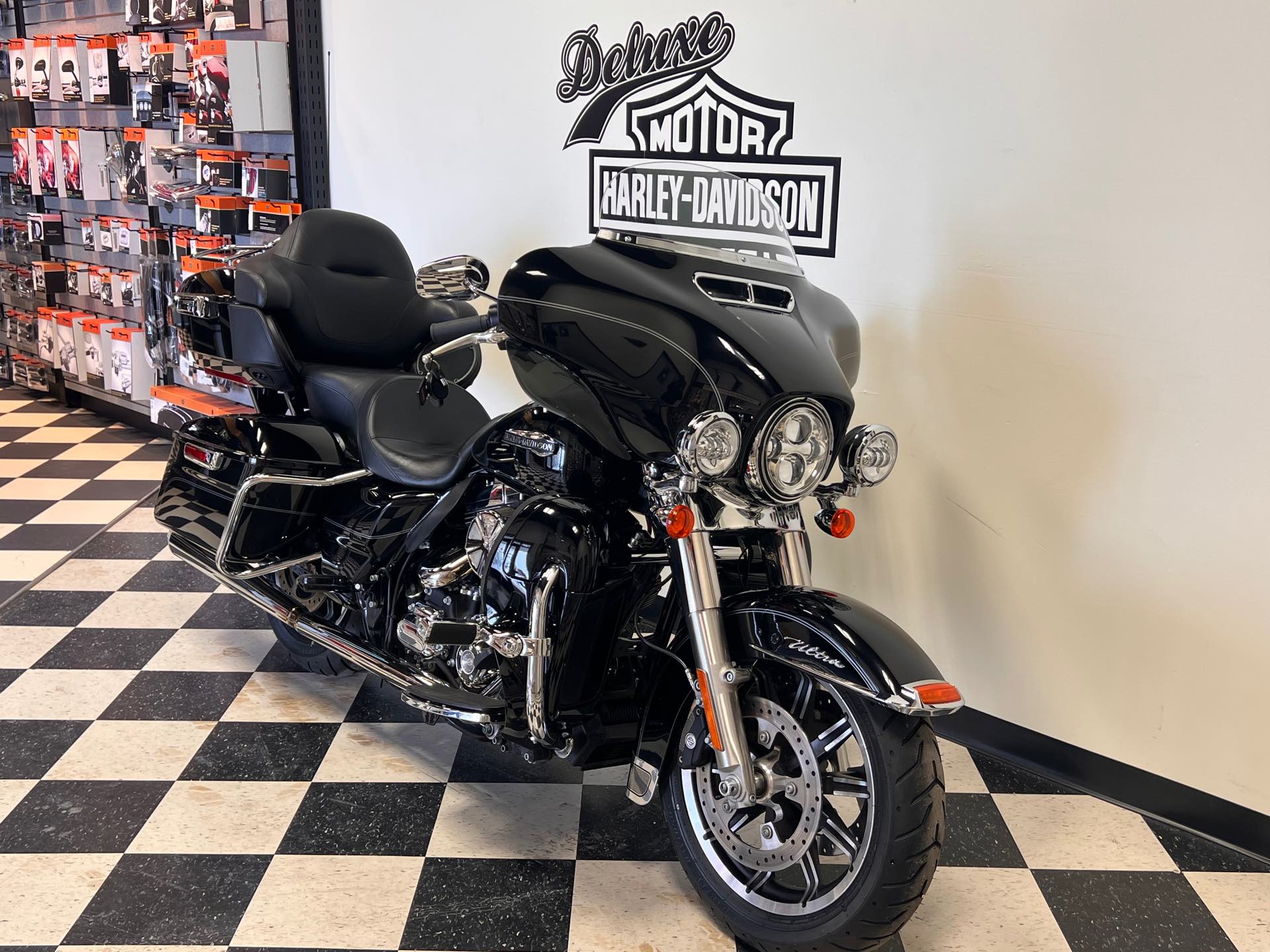 2015 Harley-Davidson Electra Glide Ultra Classic Low at Deluxe Harley Davidson